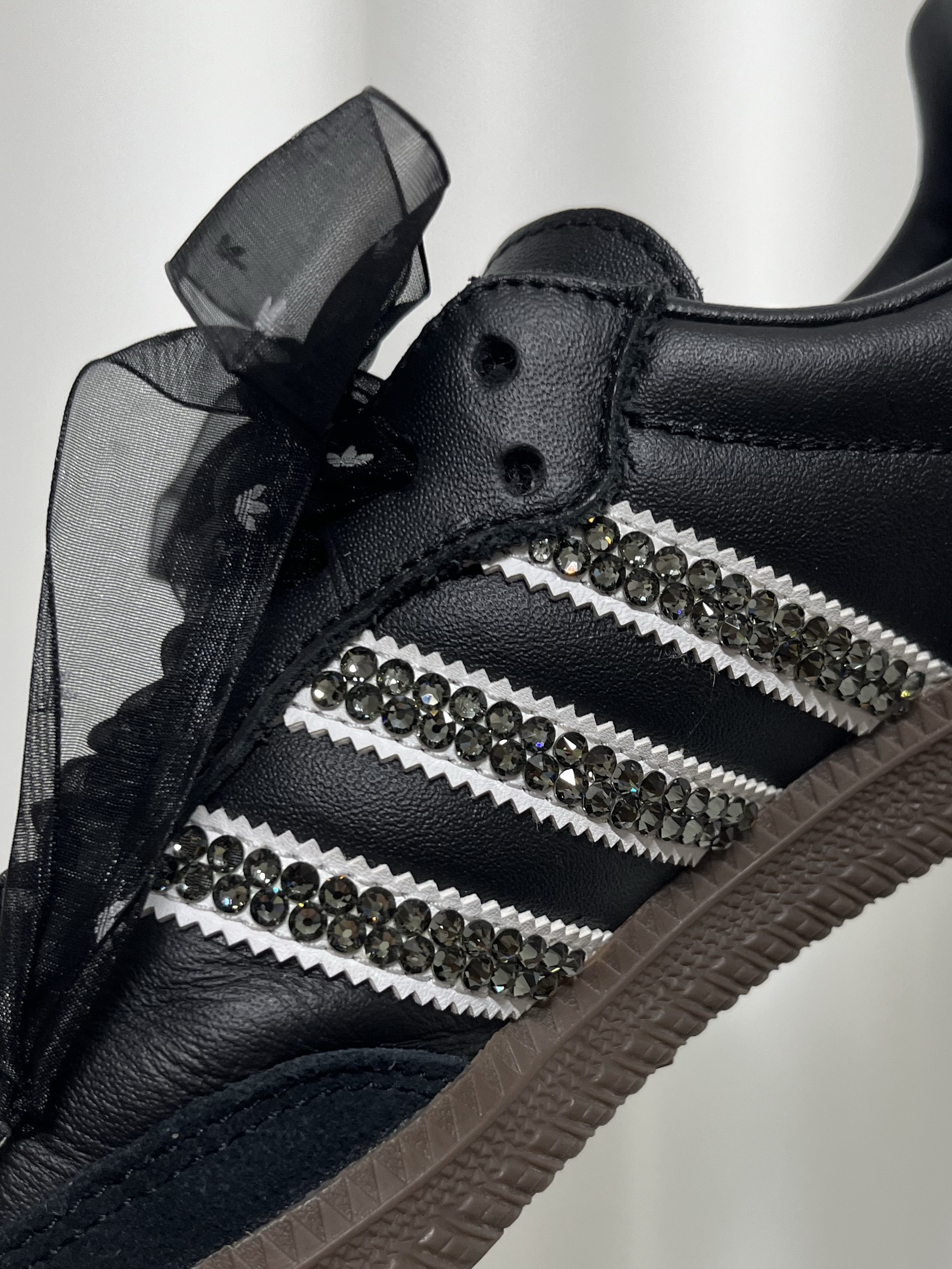Adidas Samba OG Black White Gum, Adidas Oribbon 2 Lace Black 착용 스타일 - 2