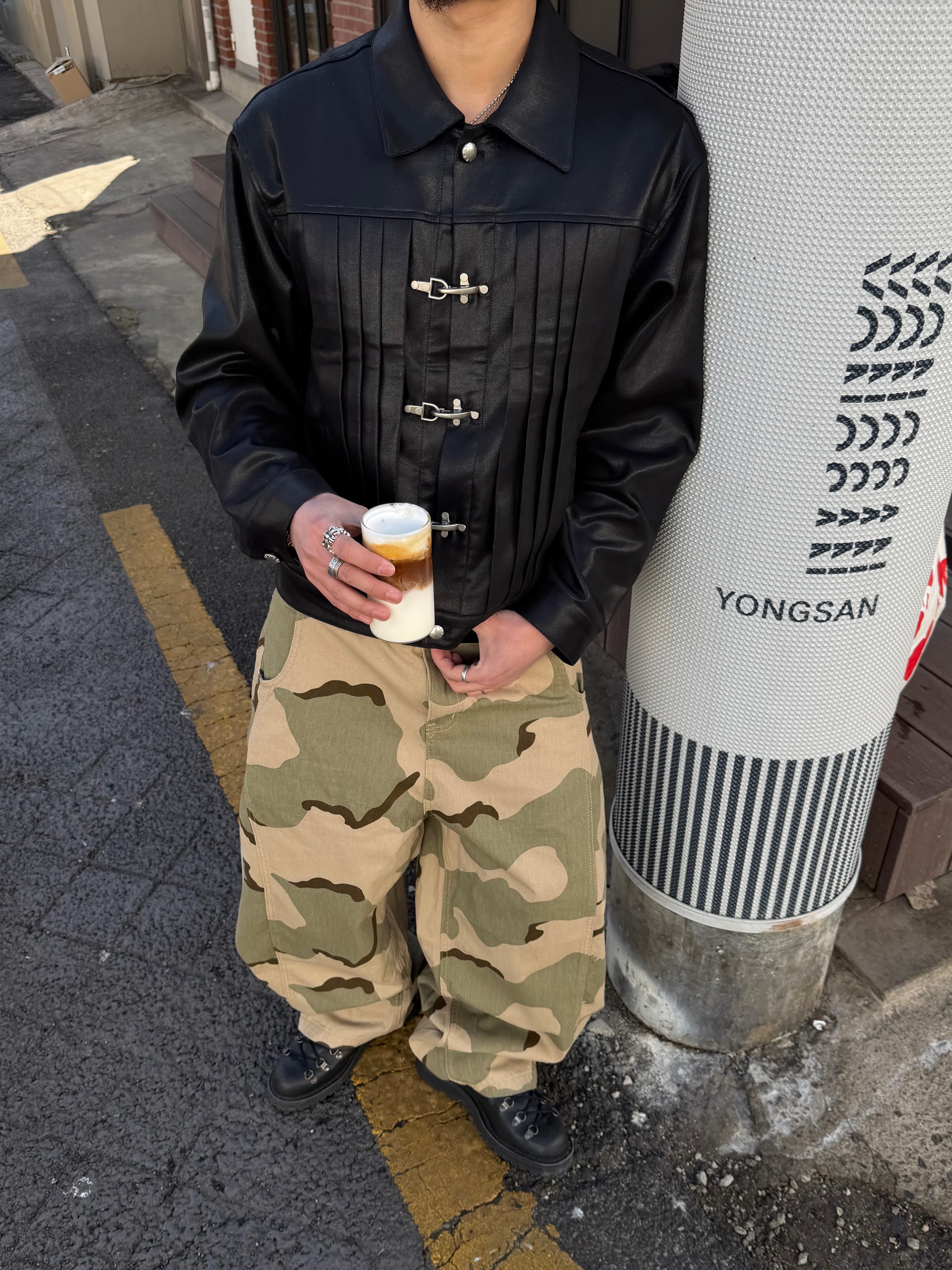 Stussy Basic Skullcap Beanie Black 착용 스타일 - 2