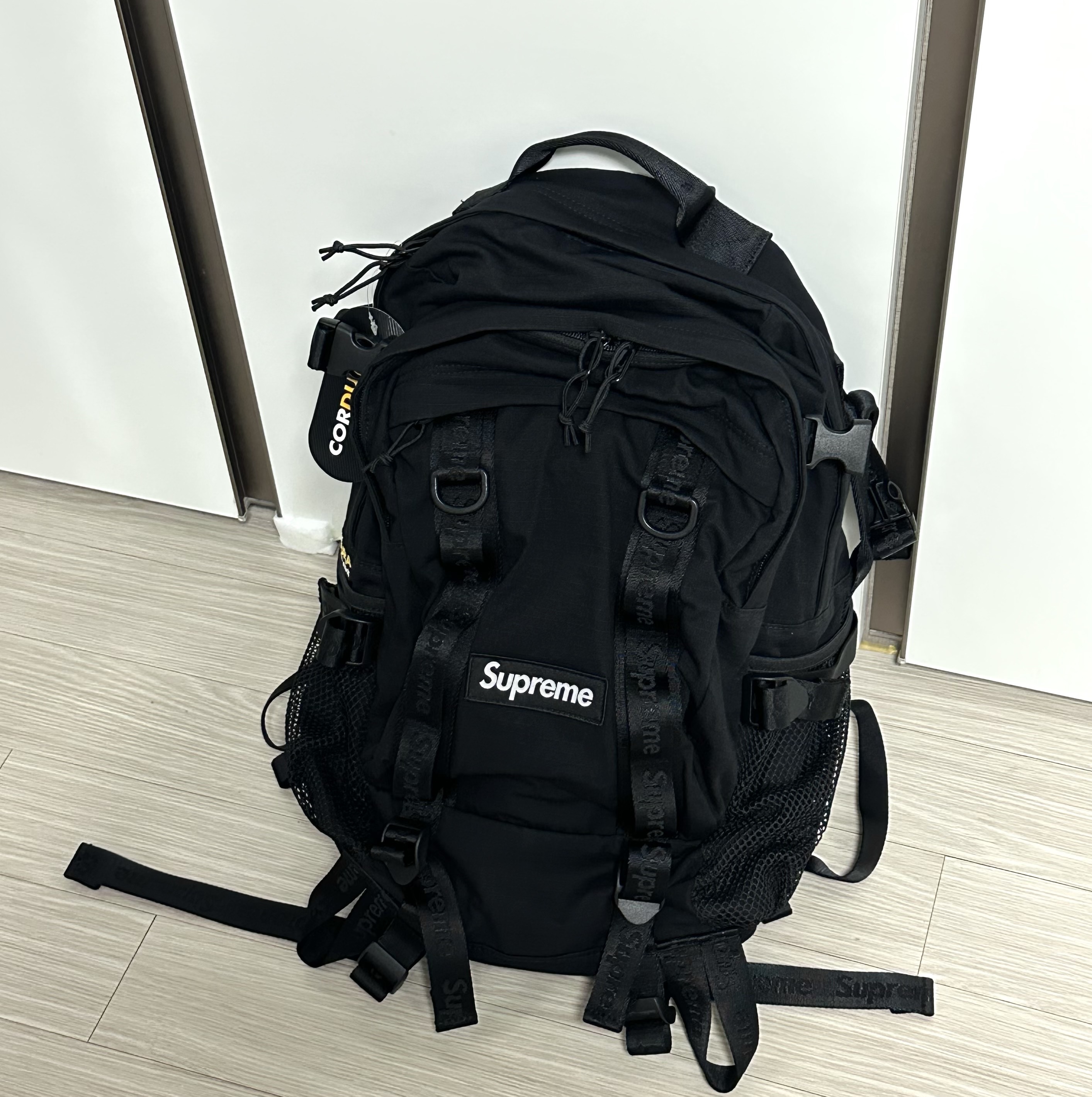 Supreme Backpack Black - 26SS, Supreme Evolution T-Shirt Black - 26SS ์ฐฉ์ฉ ์คํ์ผ - 1