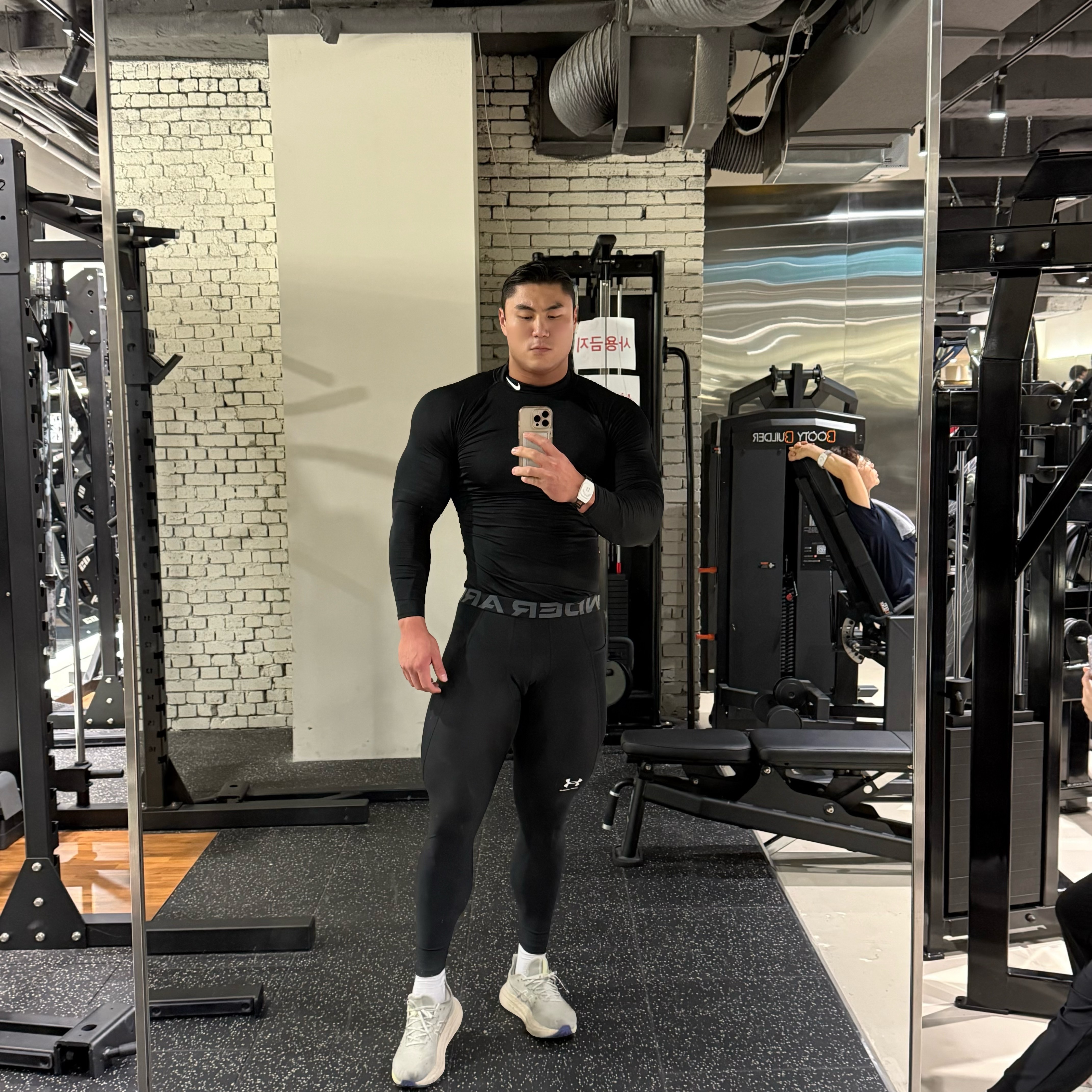 Under Armour HeatGear Leggings Black White 착용 스타일