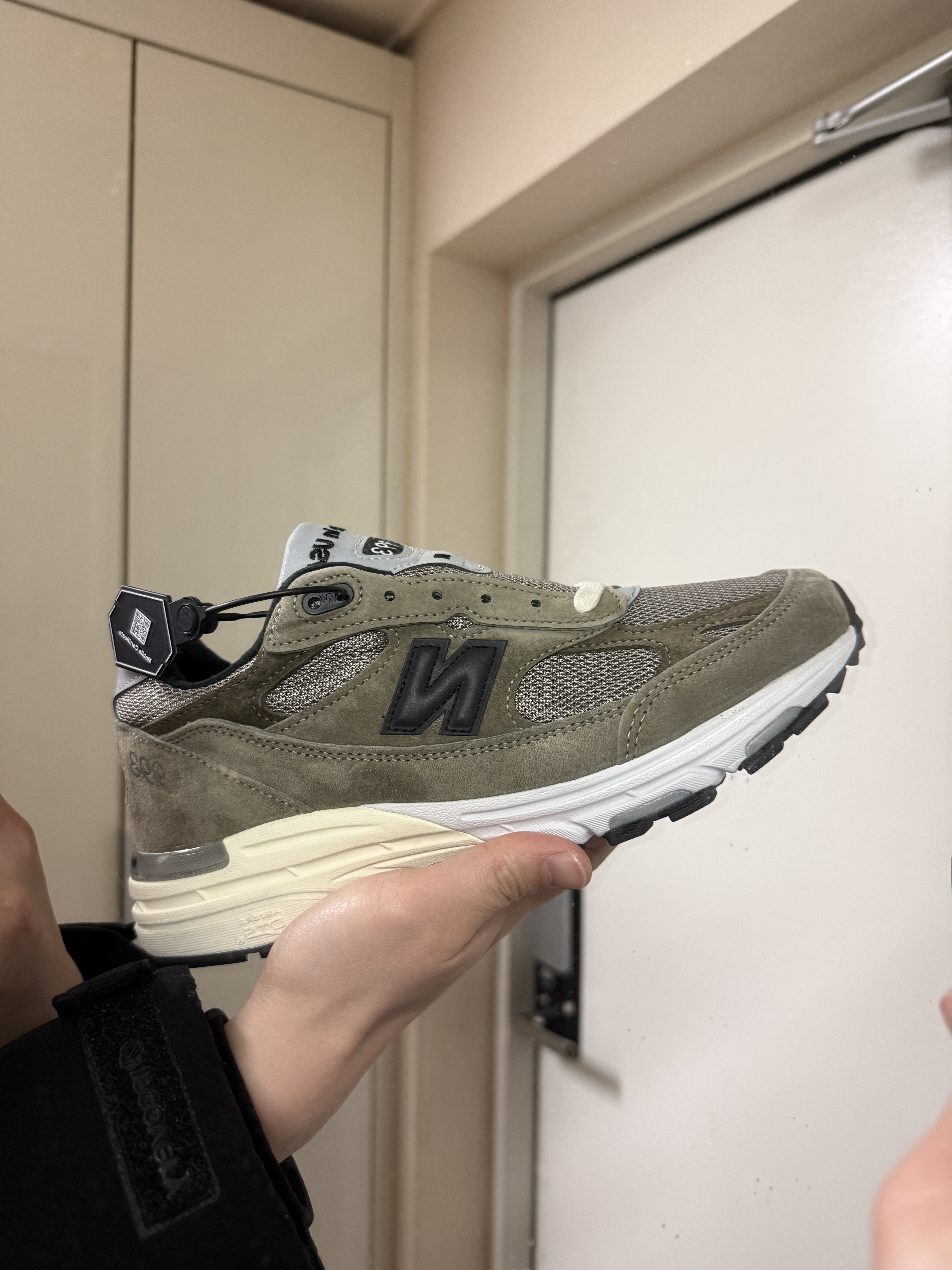 New Balance x JJJJound 993 Made in USA Mushroom White 착용 스타일 - 4