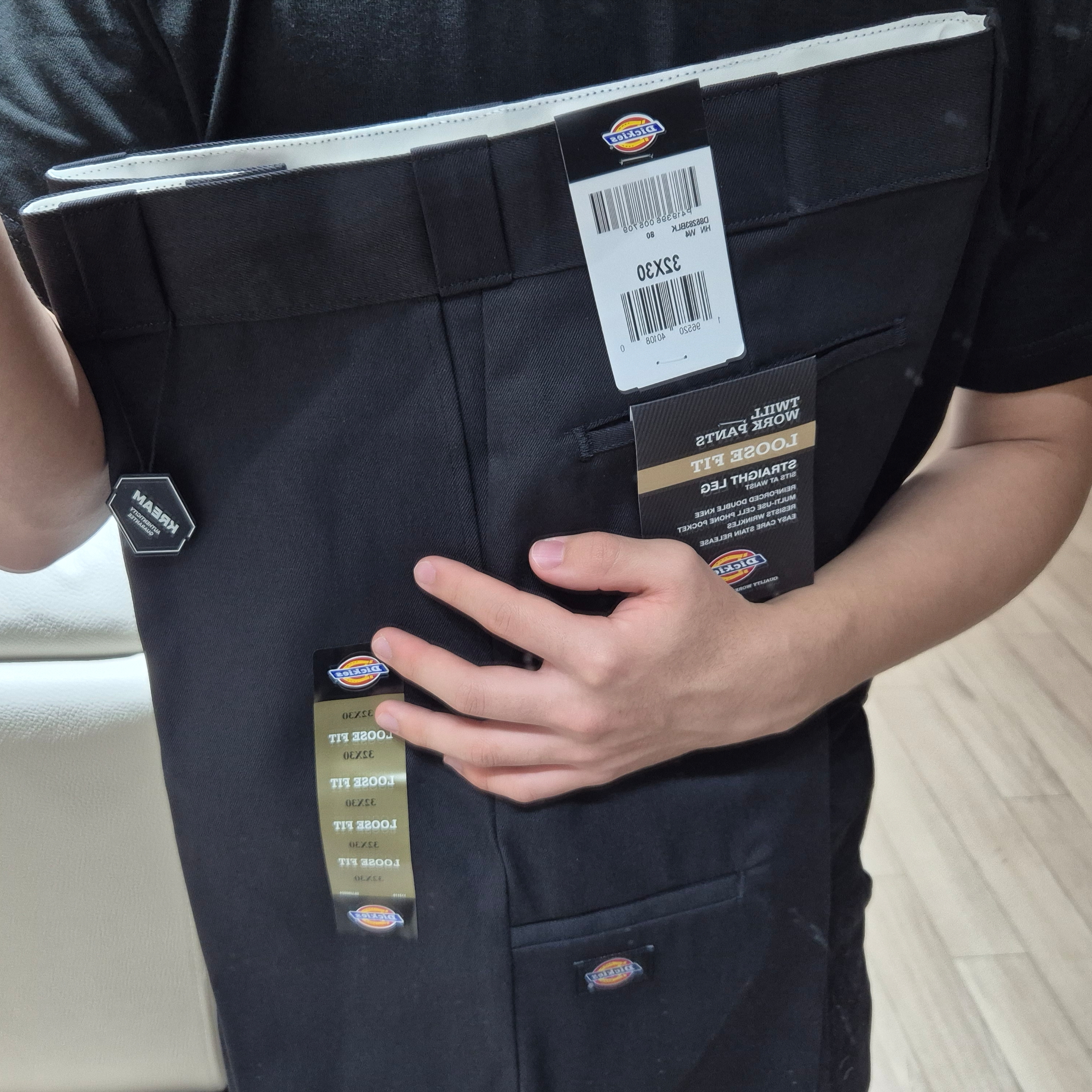 Dickies Loose Fit Double Knee Work Pants Black 착용 스타일 - 2