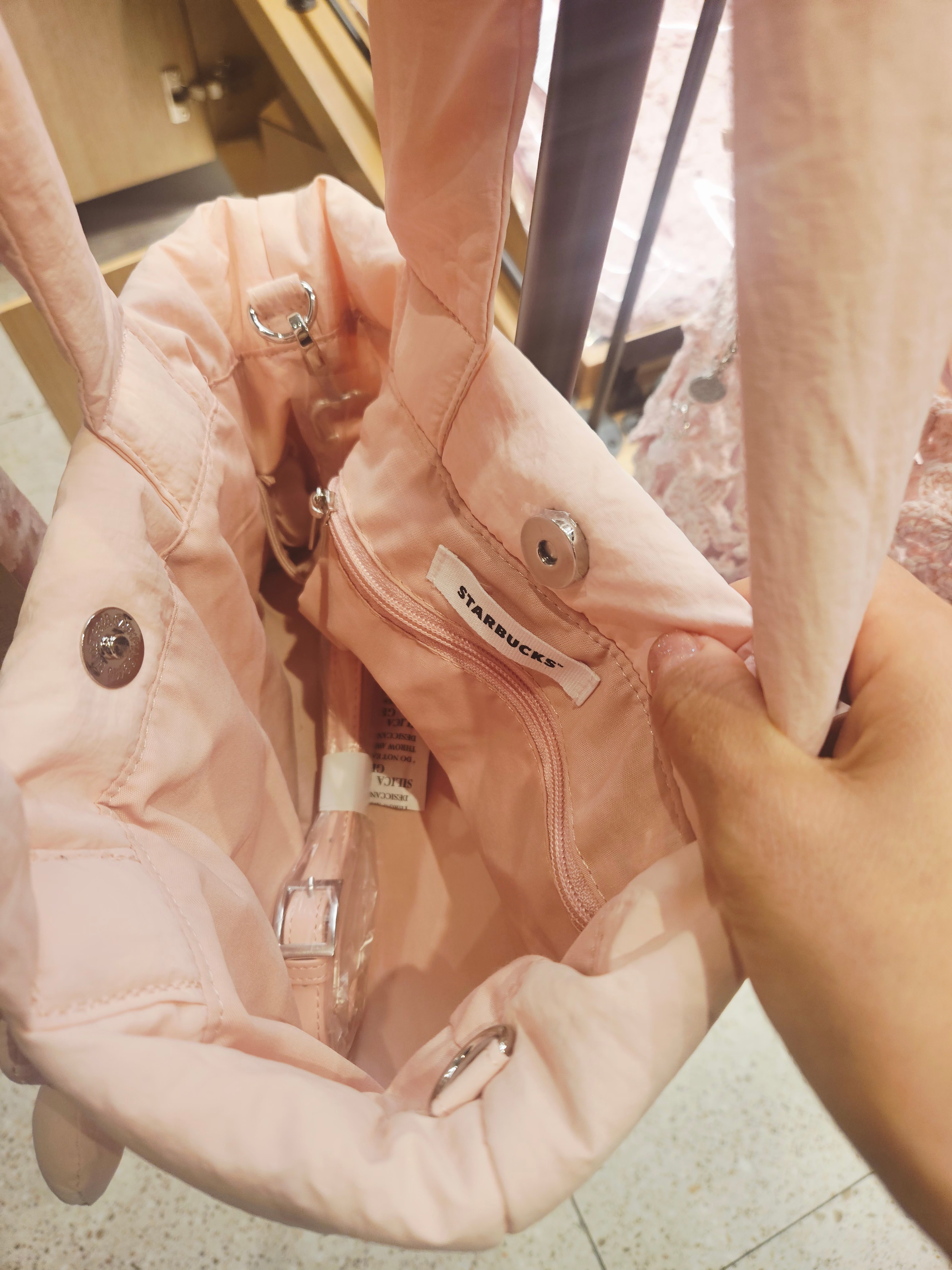 Starbucks SS Love Bani Kona Tumbler 237ml, Starbucks Blossom Flower Knit Bag Pink 착용 스타일 - 8