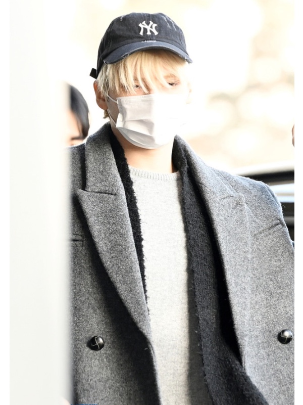 Undermycar 25FW Slim Fit Tailored Double Coat Gray, Undermycar 25FW Slim Fit Tailored Double Coat Dark Brown 착용 스타일 - 1