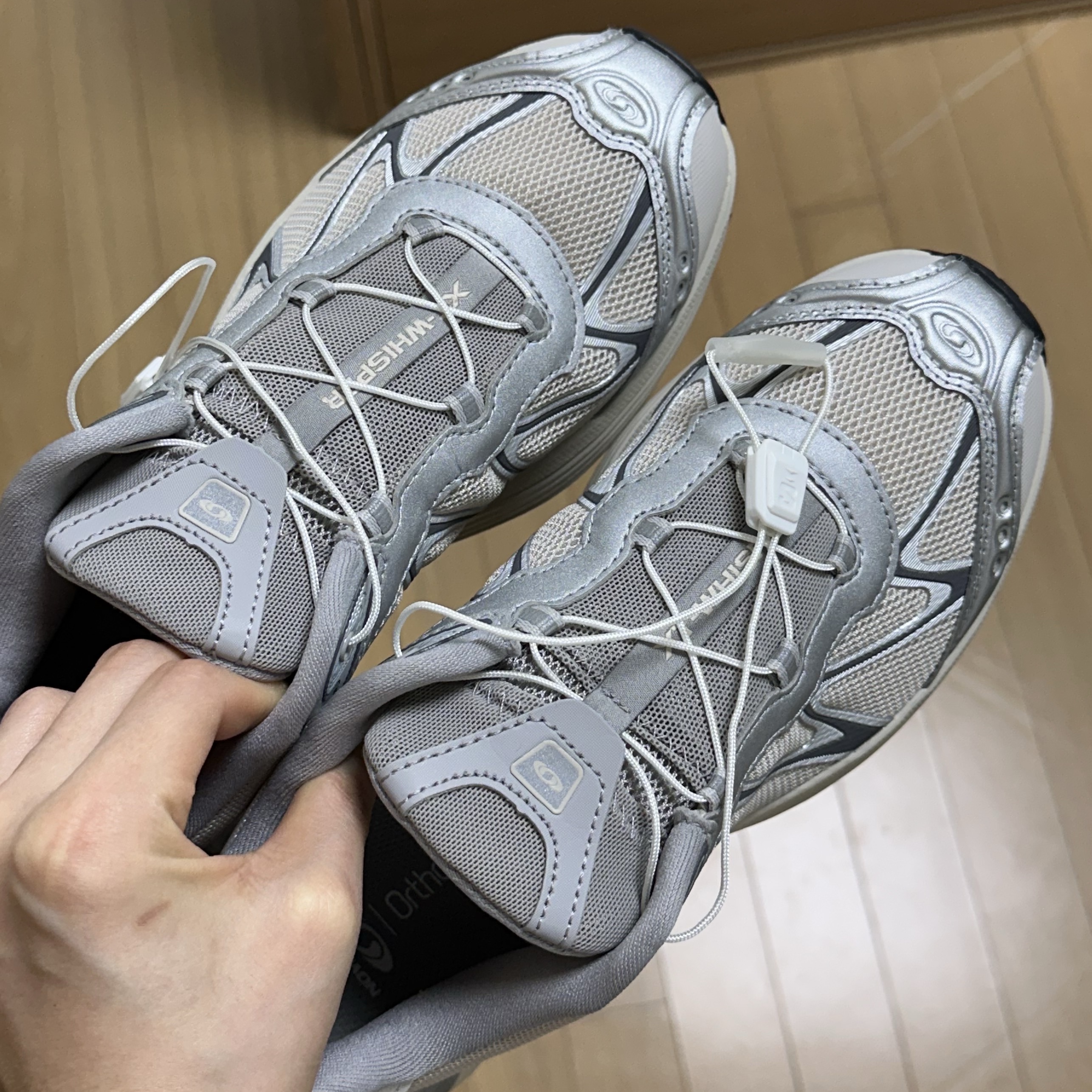 Salomon XT-Whisper Silver Lunar Rock 착용 스타일 - 1