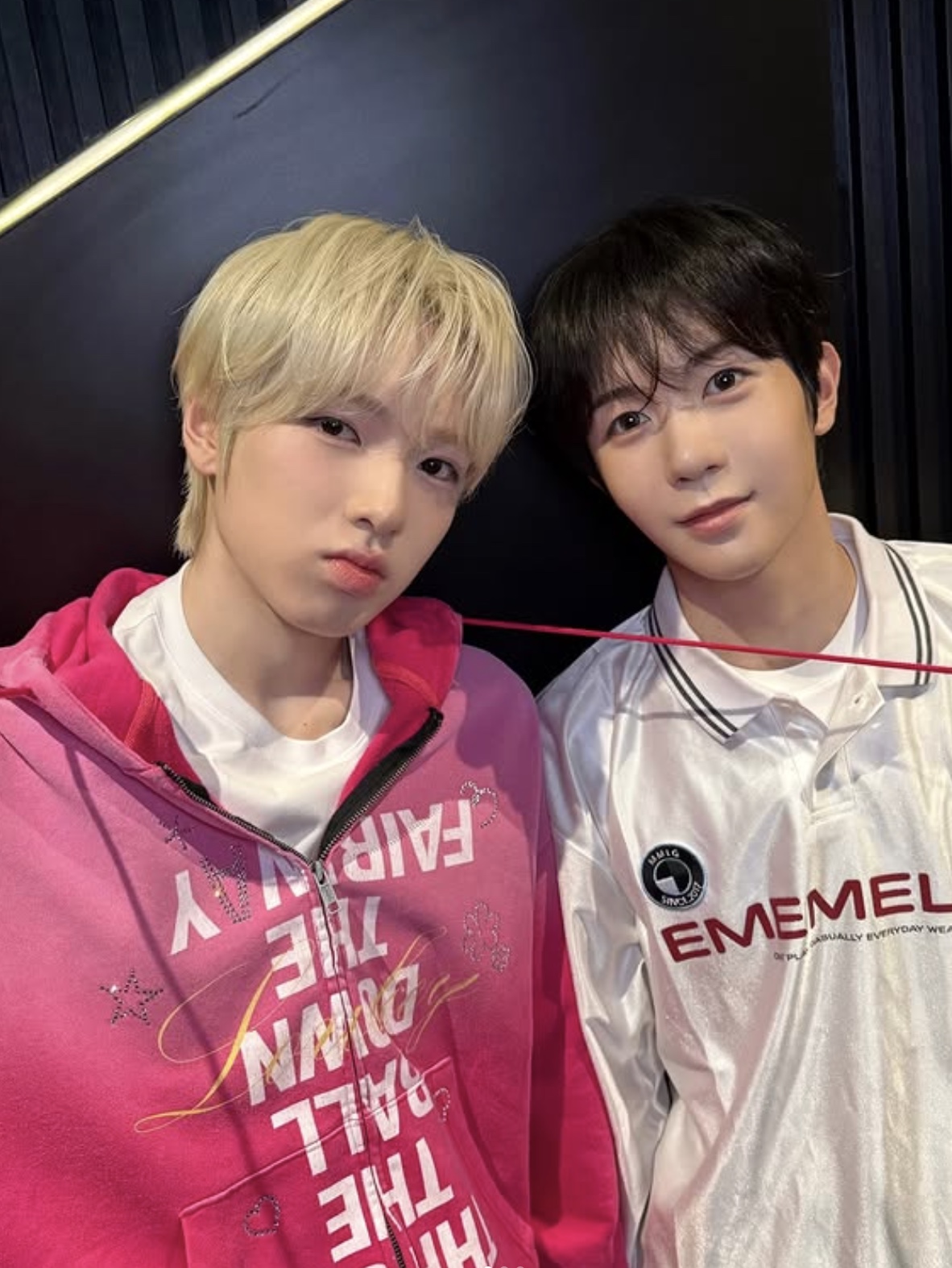 Grailz Over Graphic Vintage Zip Hoodie Pink, Grailz Over Graphic Vintage Zip Hoodie Black 착용 스타일 - 3