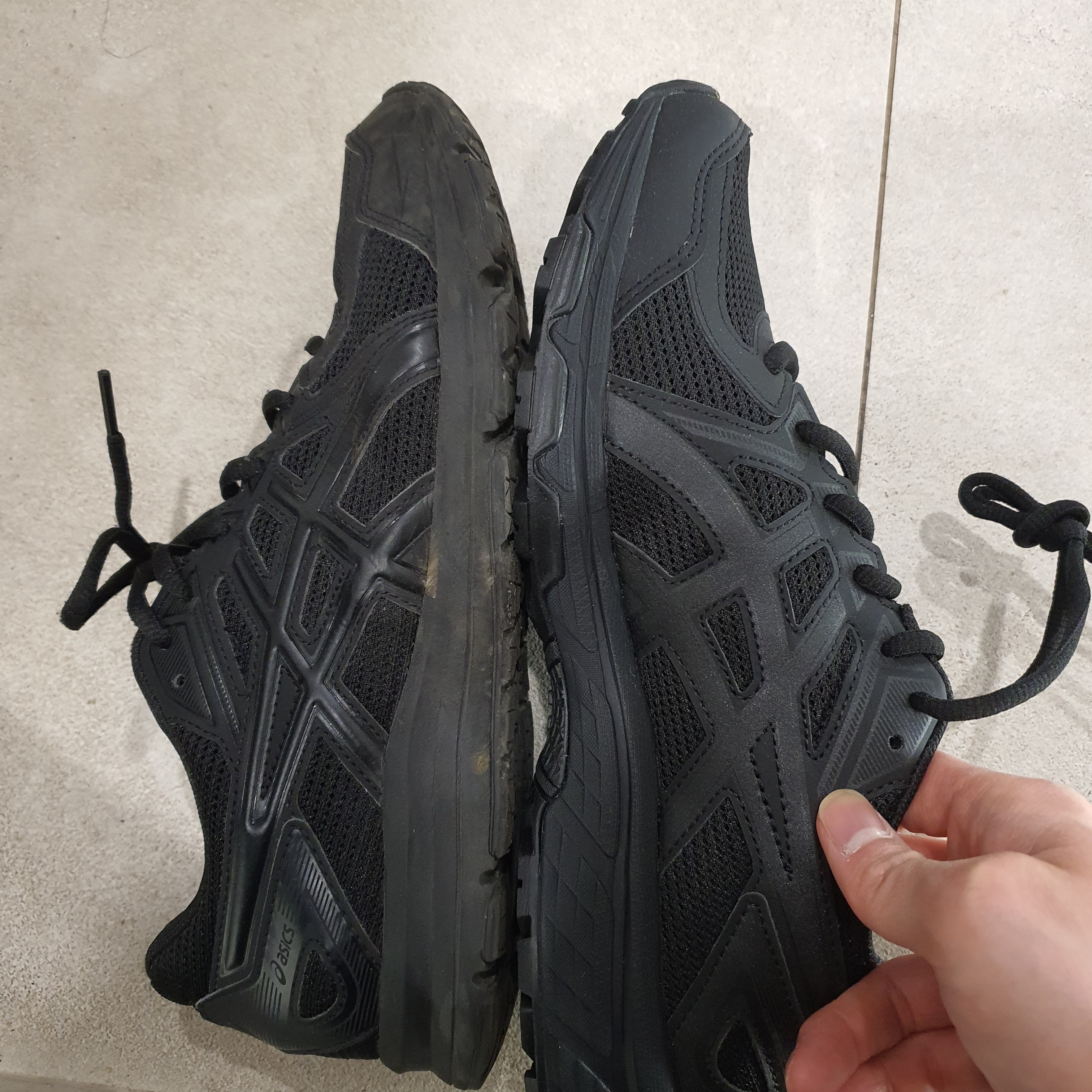 Asics Jog 100 T Black - 4E Extra Wide, Asics Jog 100 2 Black - 4E Extra Wide 착용 스타일 - 2