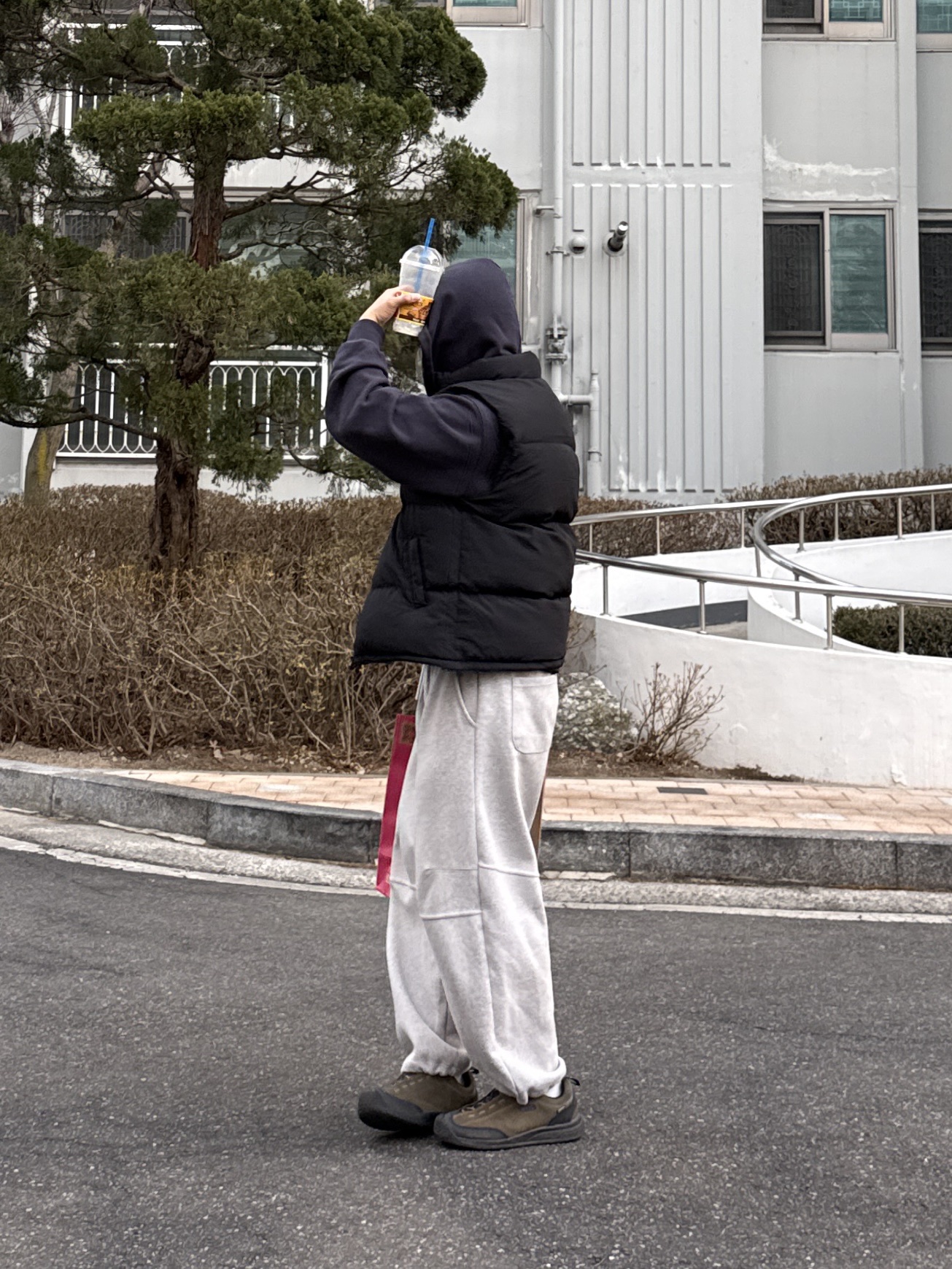 Keen Jasper WP Canteen Black Men 착용 스타일 - 2