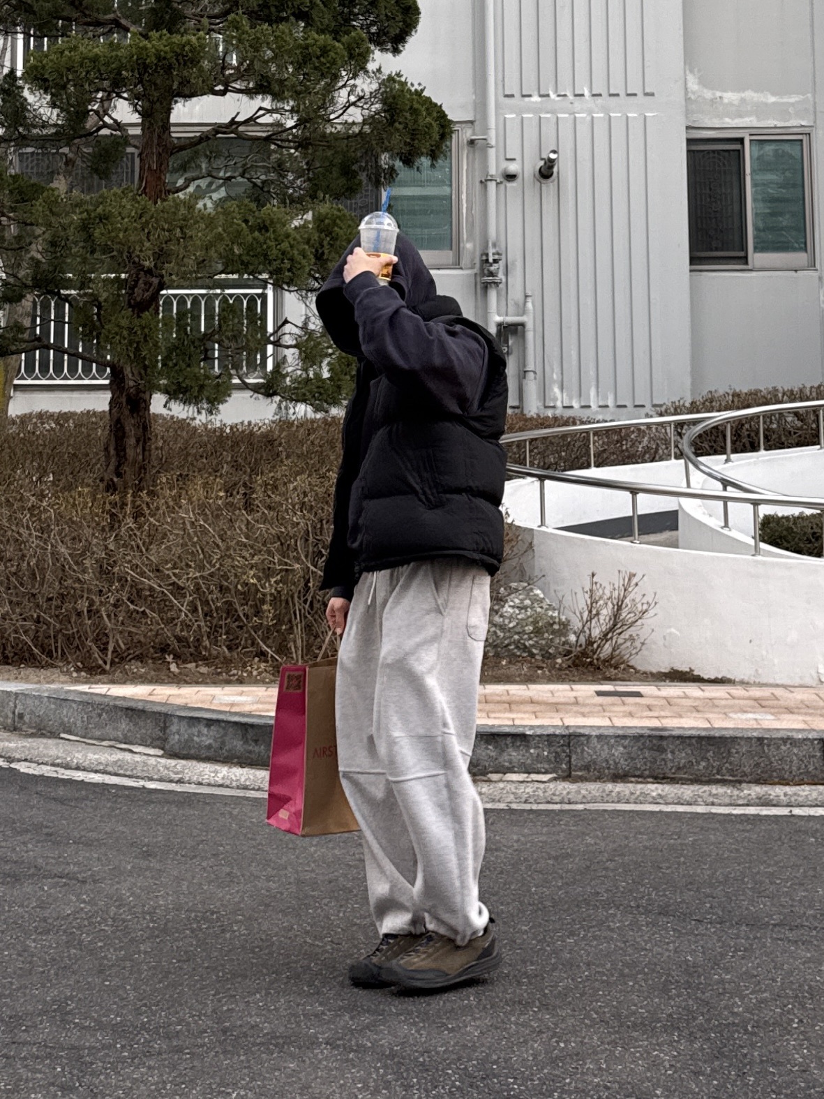 Keen Jasper WP Canteen Black Men 착용 스타일 - 4