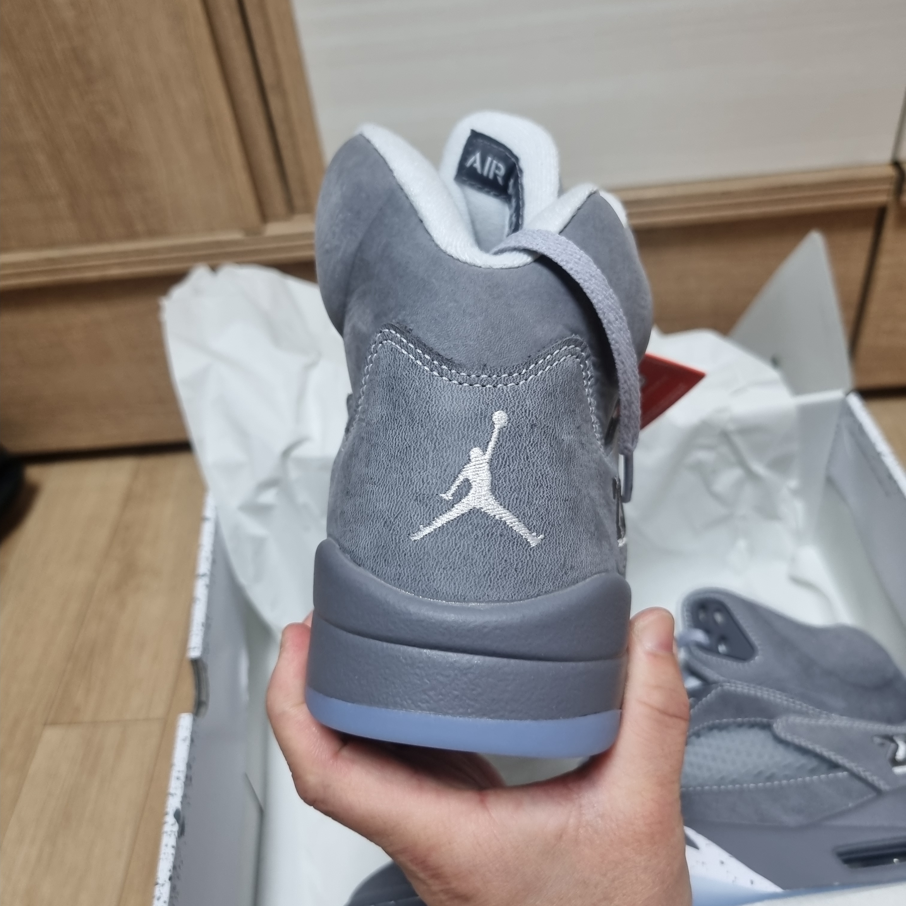 Jordan 5 Retro Light Graphite and Wolf Grey 착용 스타일 - 3