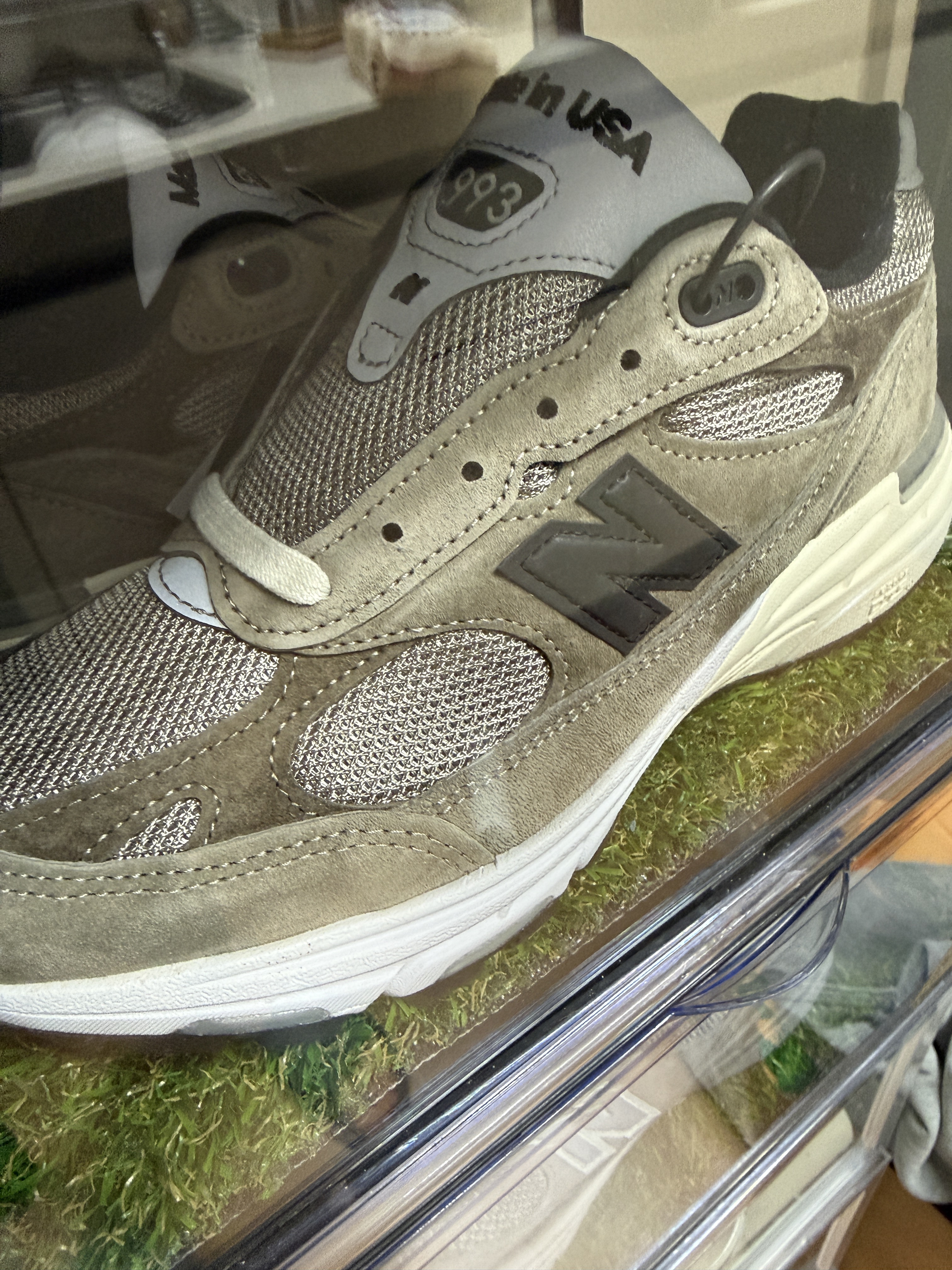 New Balance x JJJJound 993 Made in USA Mushroom White 착용 스타일 - 3