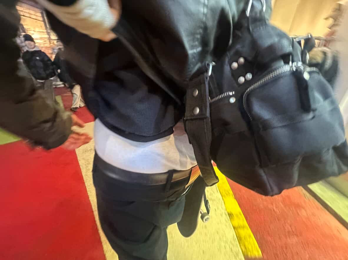 Supreme Hanes Boxer Briefs White (4 Pack), Supreme Hanes Bones Thermal Crew Black (1 Pack) 착용 스타일