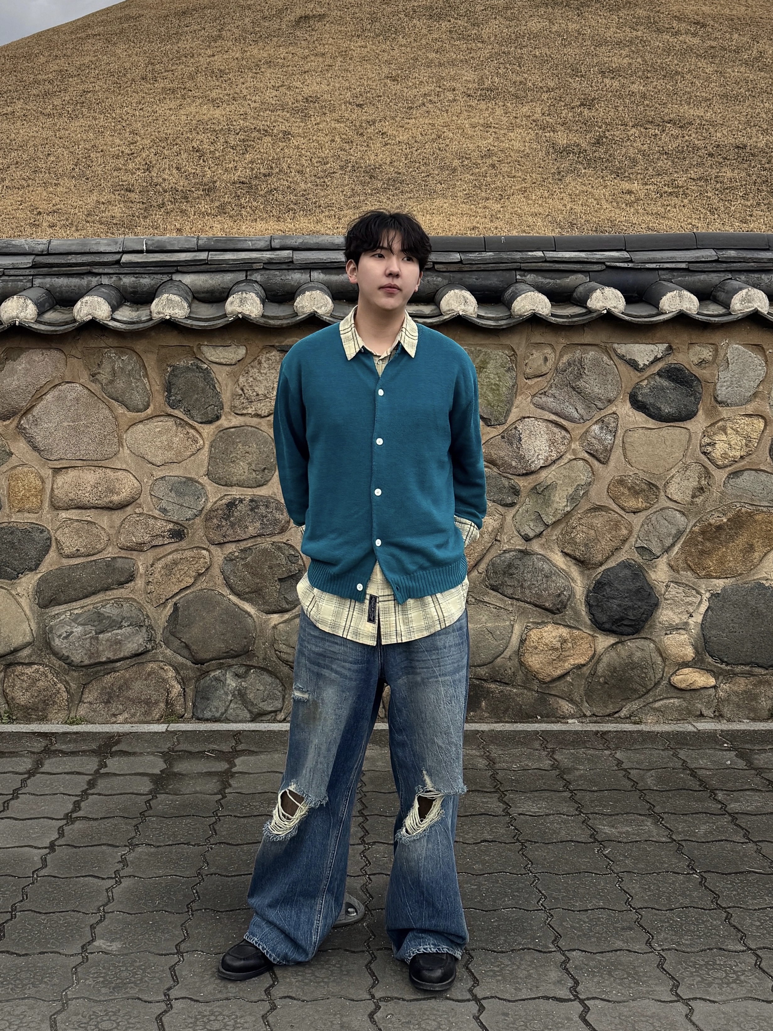 Noun Essential Crew Neck Cardigan Turquoise 착용 스타일 - 6