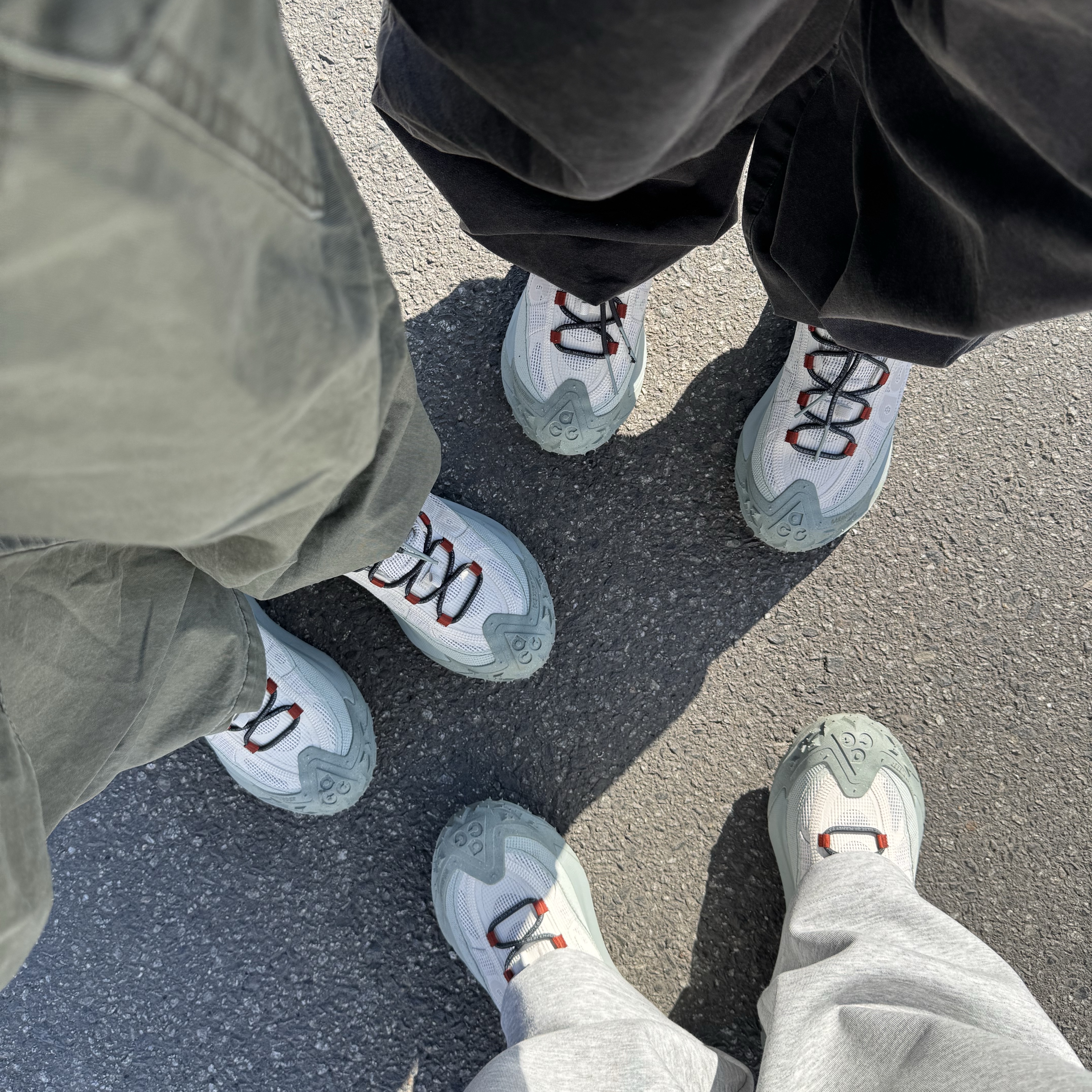 Nike ACG Mountain Fly 2 Low Gore-Tex Phantom Dark Smoke Grey 착용 스타일 - 1