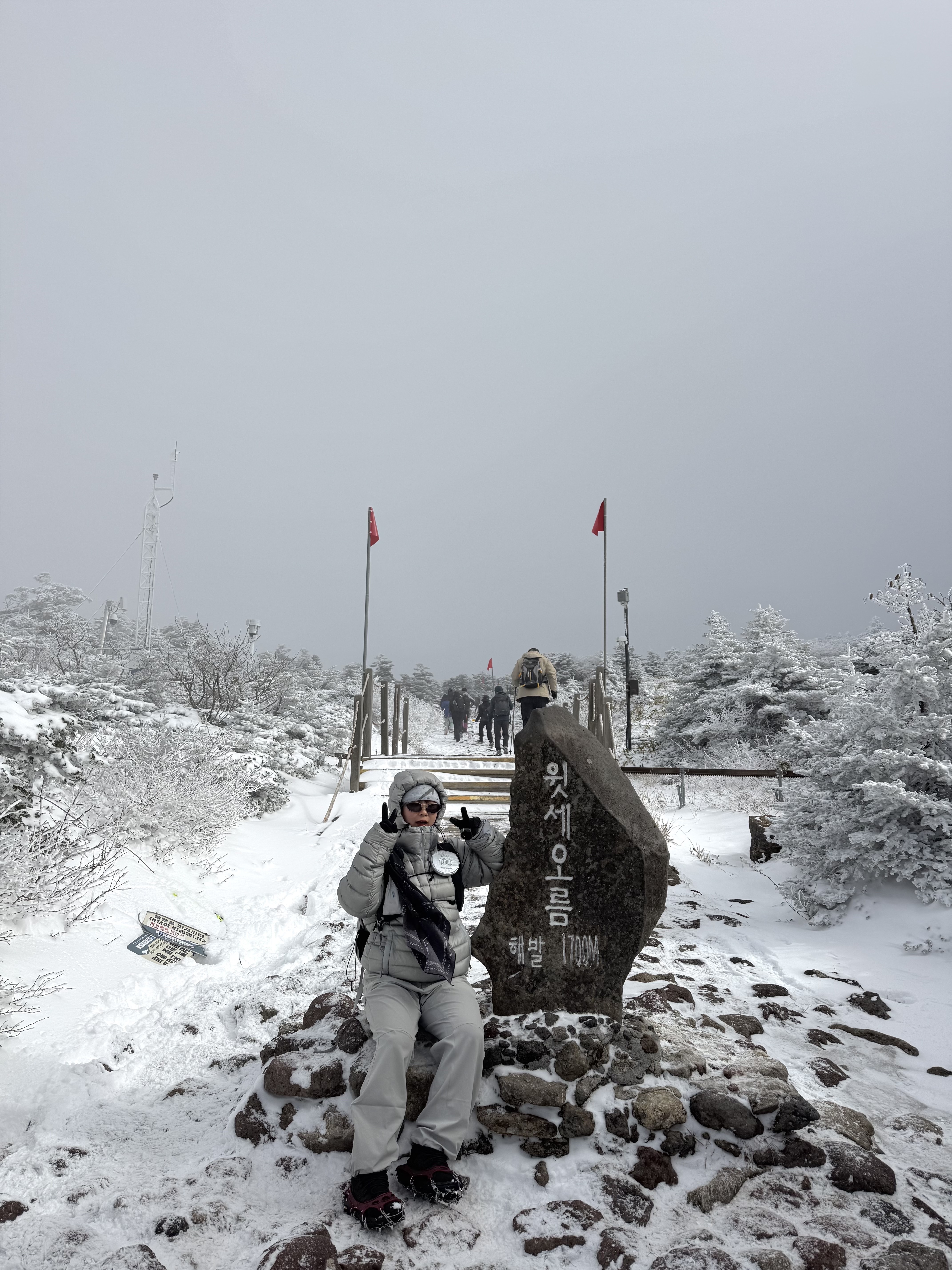 Arc'teryx Aerios 15 Backpack Pixel, Sansan Gear Suffix Puffer Jacket Grey - 24FW 착용 스타일