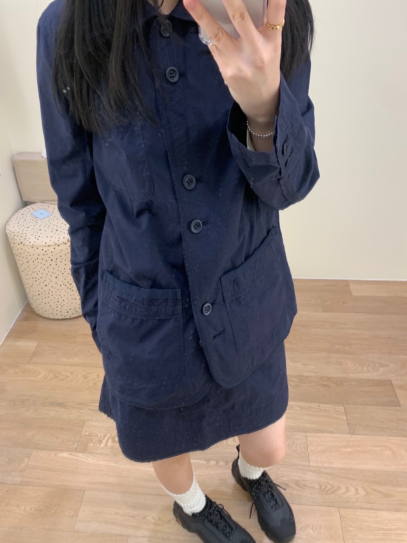 COYSEIO Drawstring Long Sleeve Melange Grey, COYSEIO Strap Shirring Skirt Navy 착용 스타일 - 3