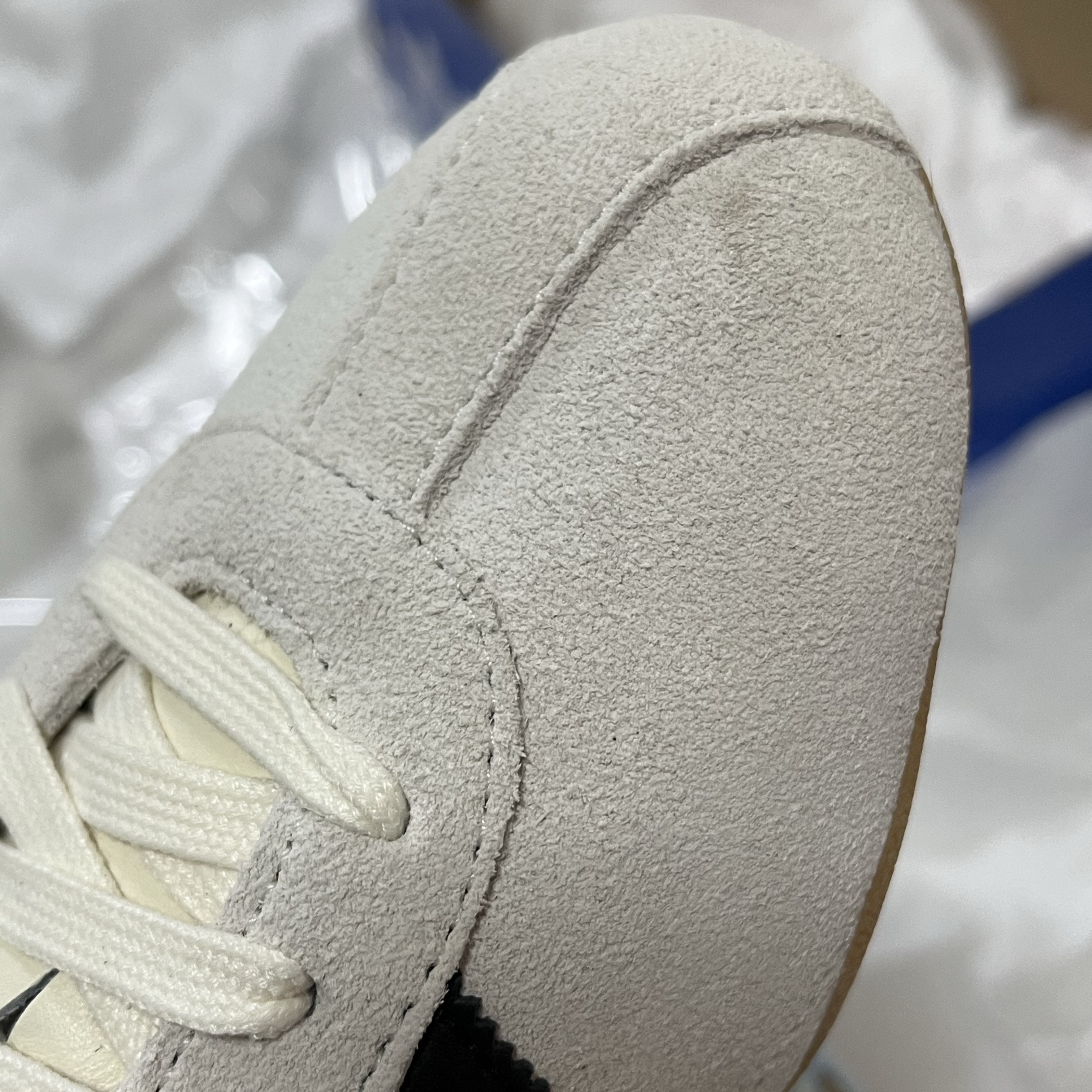 (W) Adidas Tokyo Off White Core Black 착용 스타일 - 2