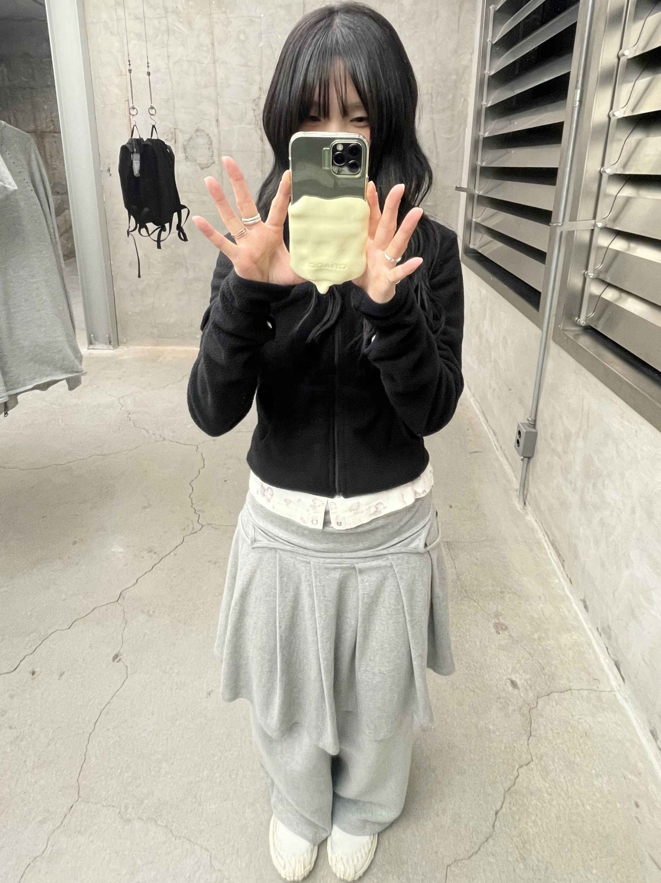 COYSEIO Cotton Cuddle Longsleeves Ivory, New Balance Minimus Trail White 착용 스타일
