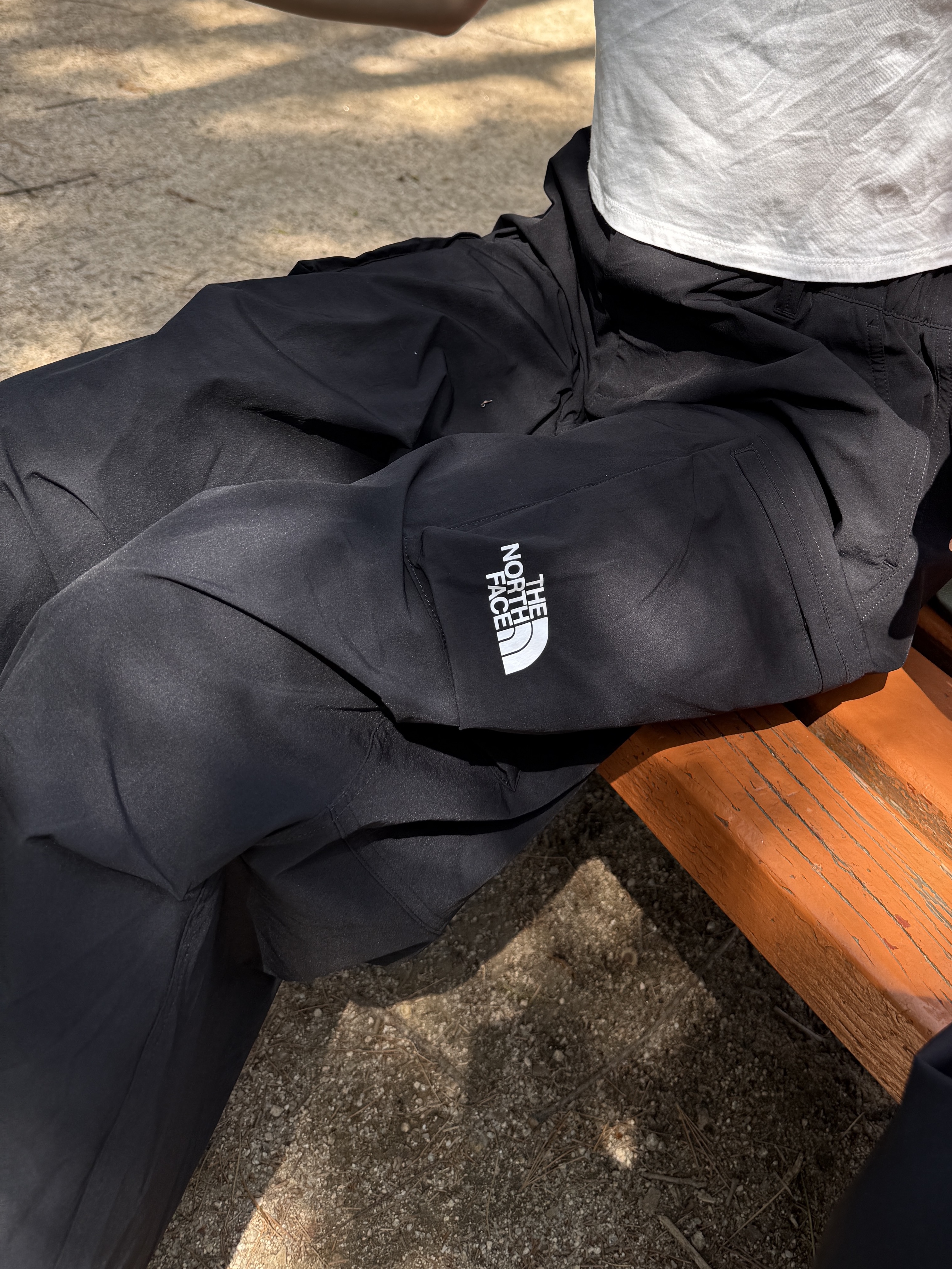 The North Face Ice Run Cargo Pants Black - 25SS, Supreme Hav-A-Hank Bandanas Multicolor (Set of 3) - 24SS 착용 스타일 - 2