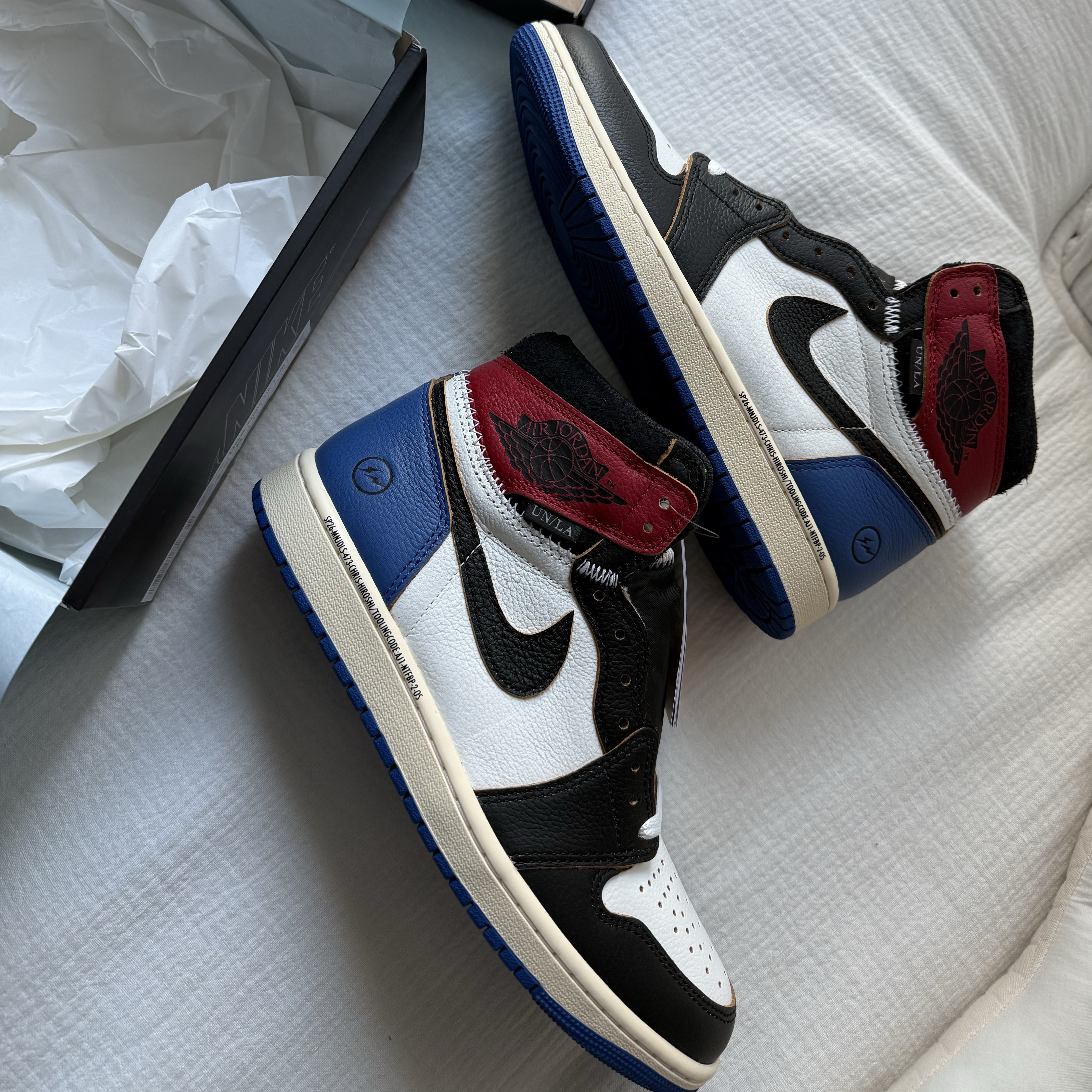 Jordan 1 x Fragment x Union LA Black and Varsity Red 착용 스타일