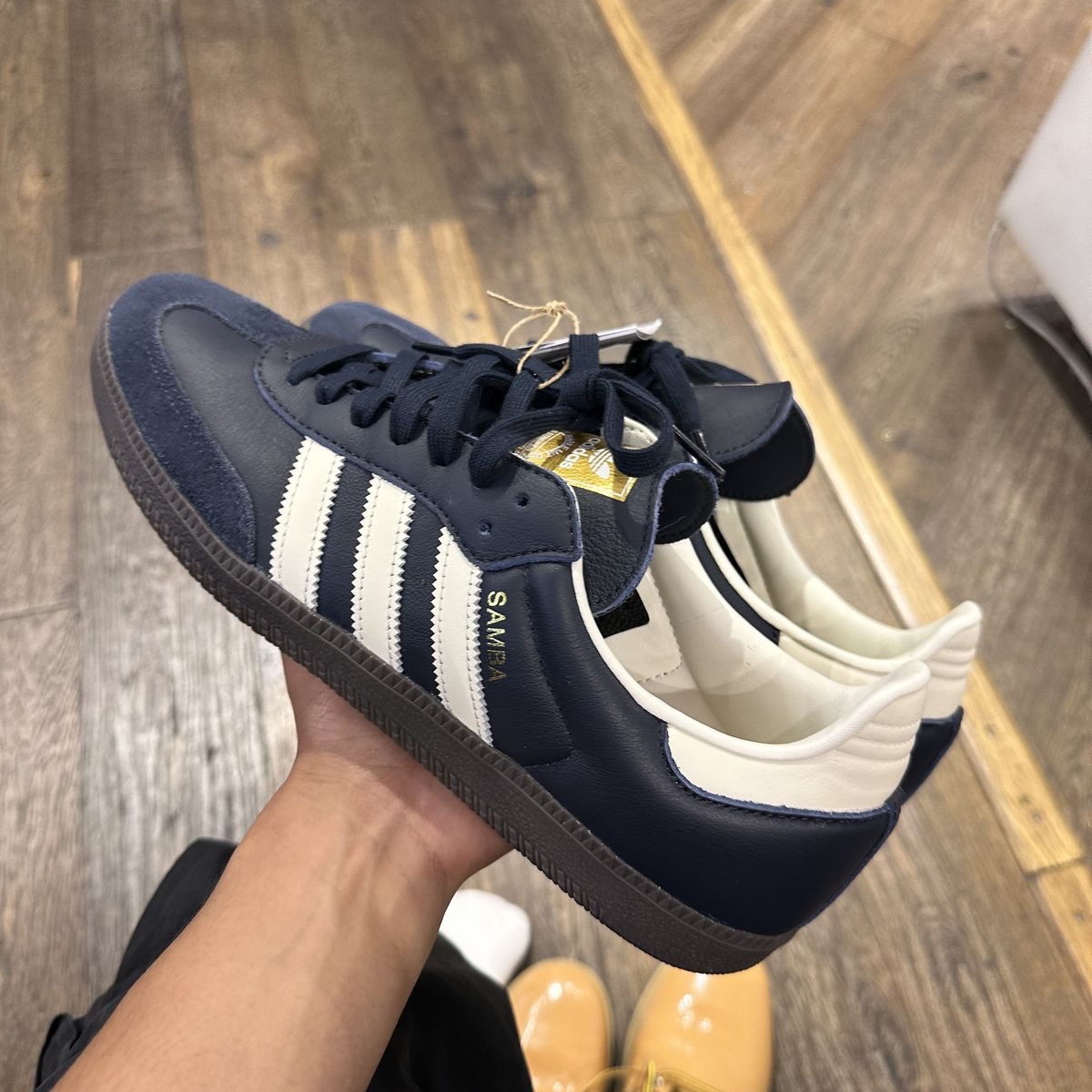 Adidas Samba OG Night Navy Cream White 착용 스타일 - 2