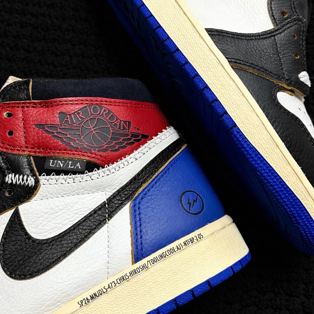 Jordan 1 x Fragment x Union LA Black and Varsity Red 착용 스타일