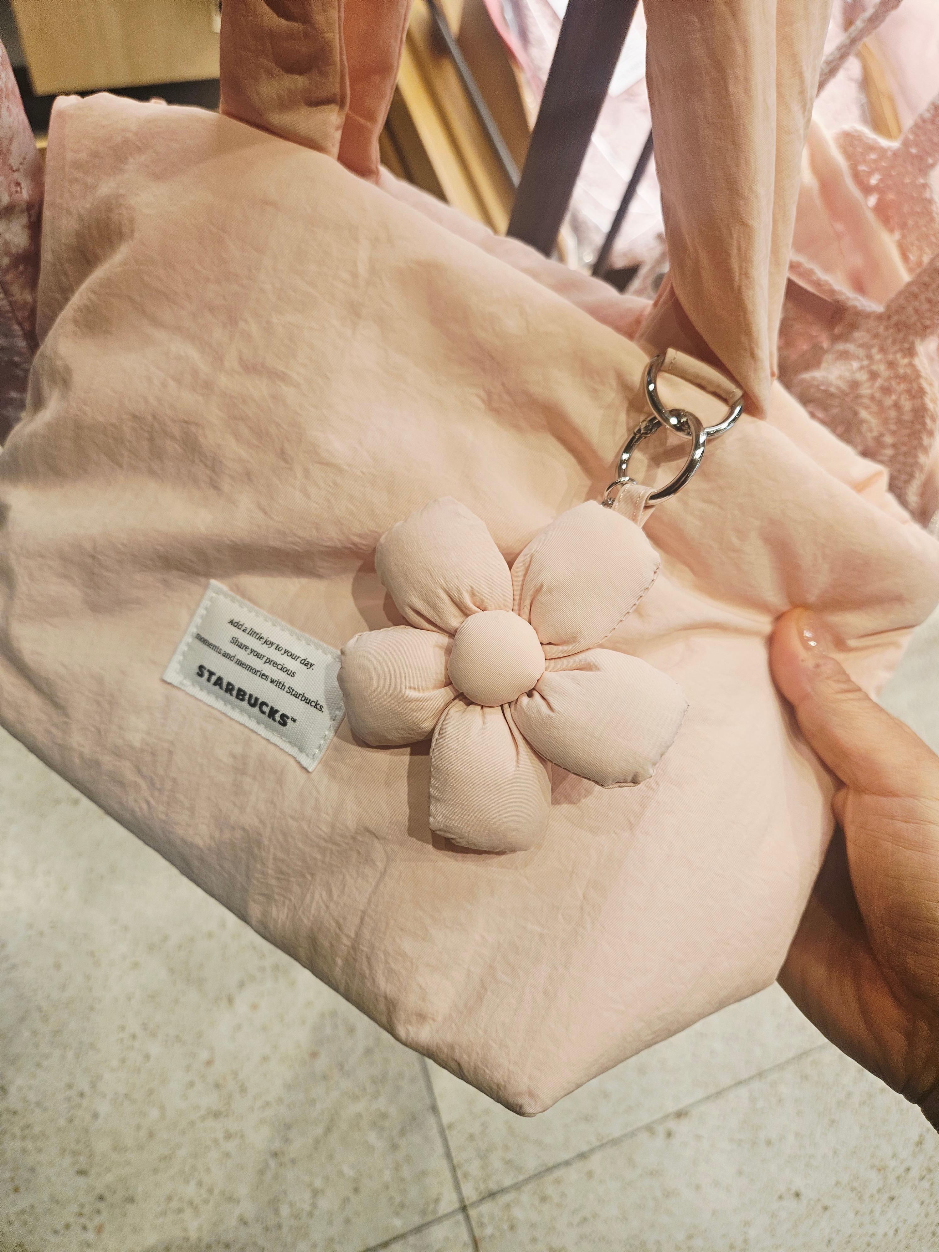 Starbucks SS Love Bani Kona Tumbler 237ml, Starbucks Blossom Flower Knit Bag Pink 착용 스타일 - 7