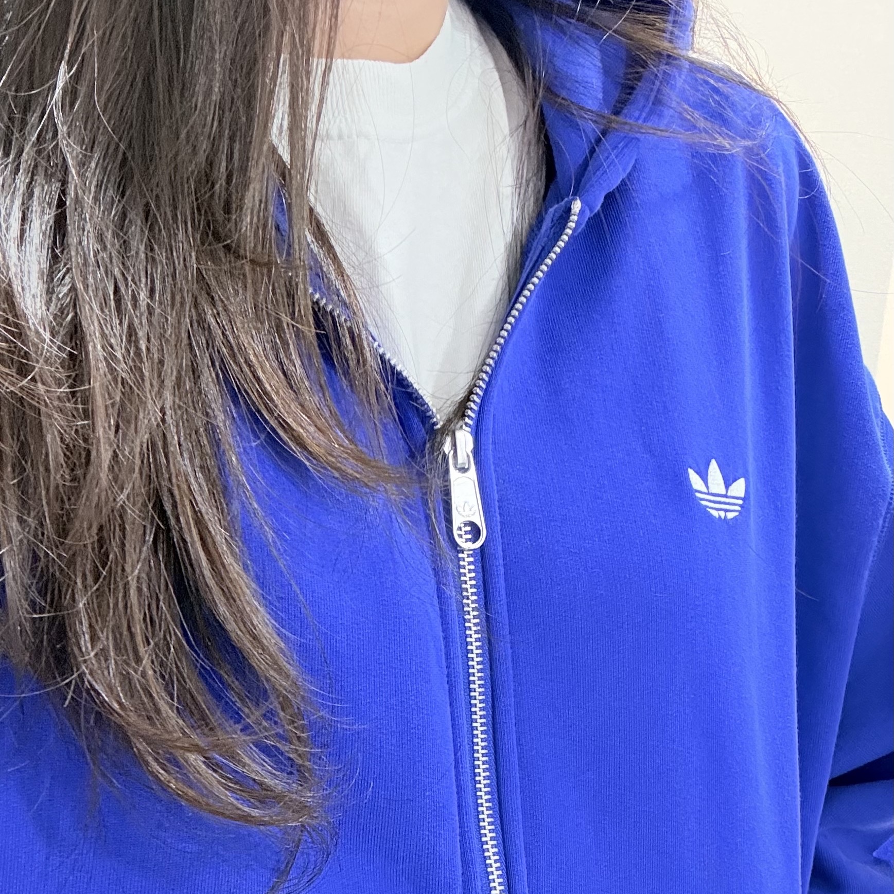 Adidas 3-Stripes Full-Zip Hoodie Royal Blue White - KR Sizing, Jordan 1 x Zion Williamson Retro Low OG Regency Purple and Dark Raisin 착용 스타일 - 3