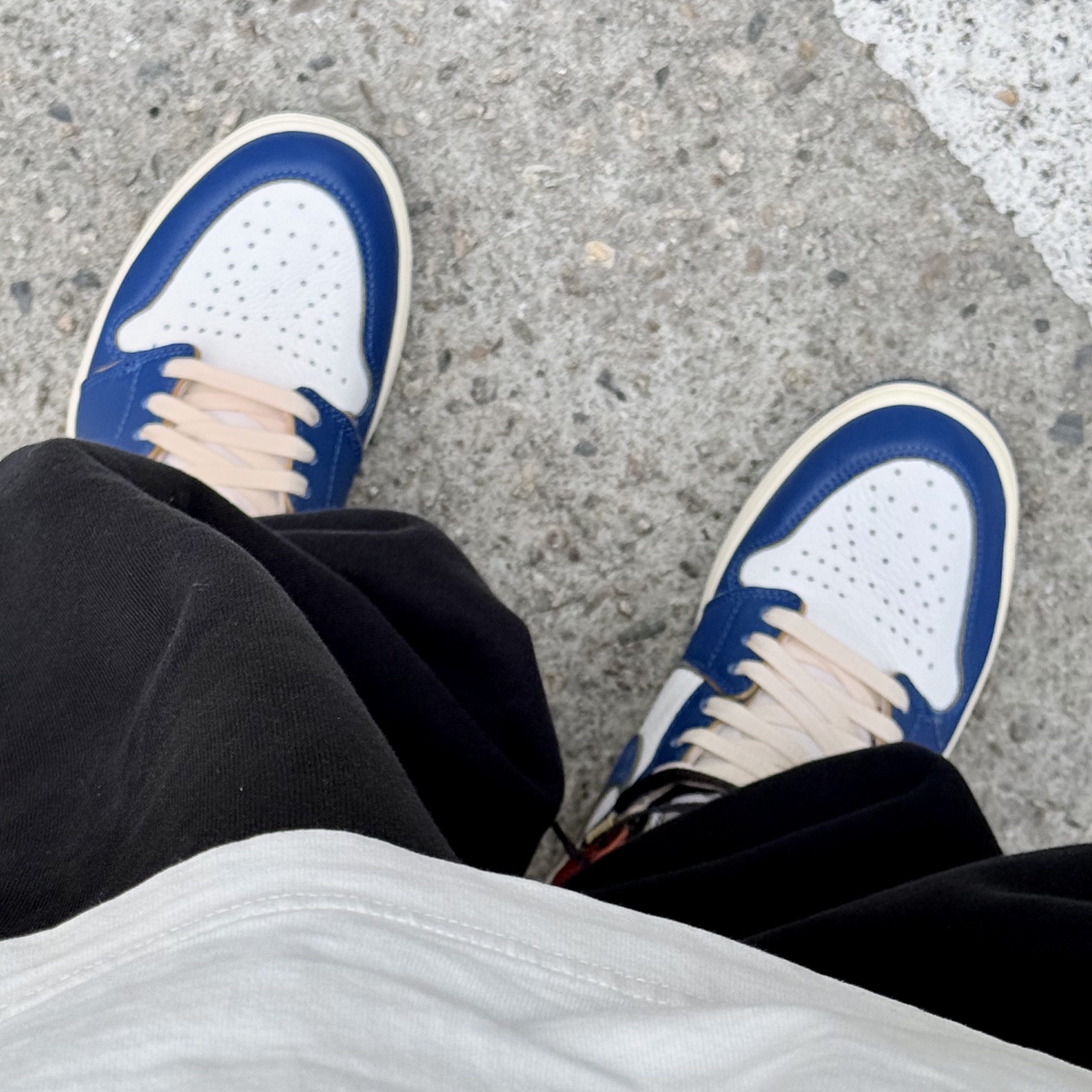 Jordan 1 x Union Retro High Blue Toe, Nike x Stussy NRG Washed Fleece Pants Black (DO5296-010) 착용 스타일 - 2