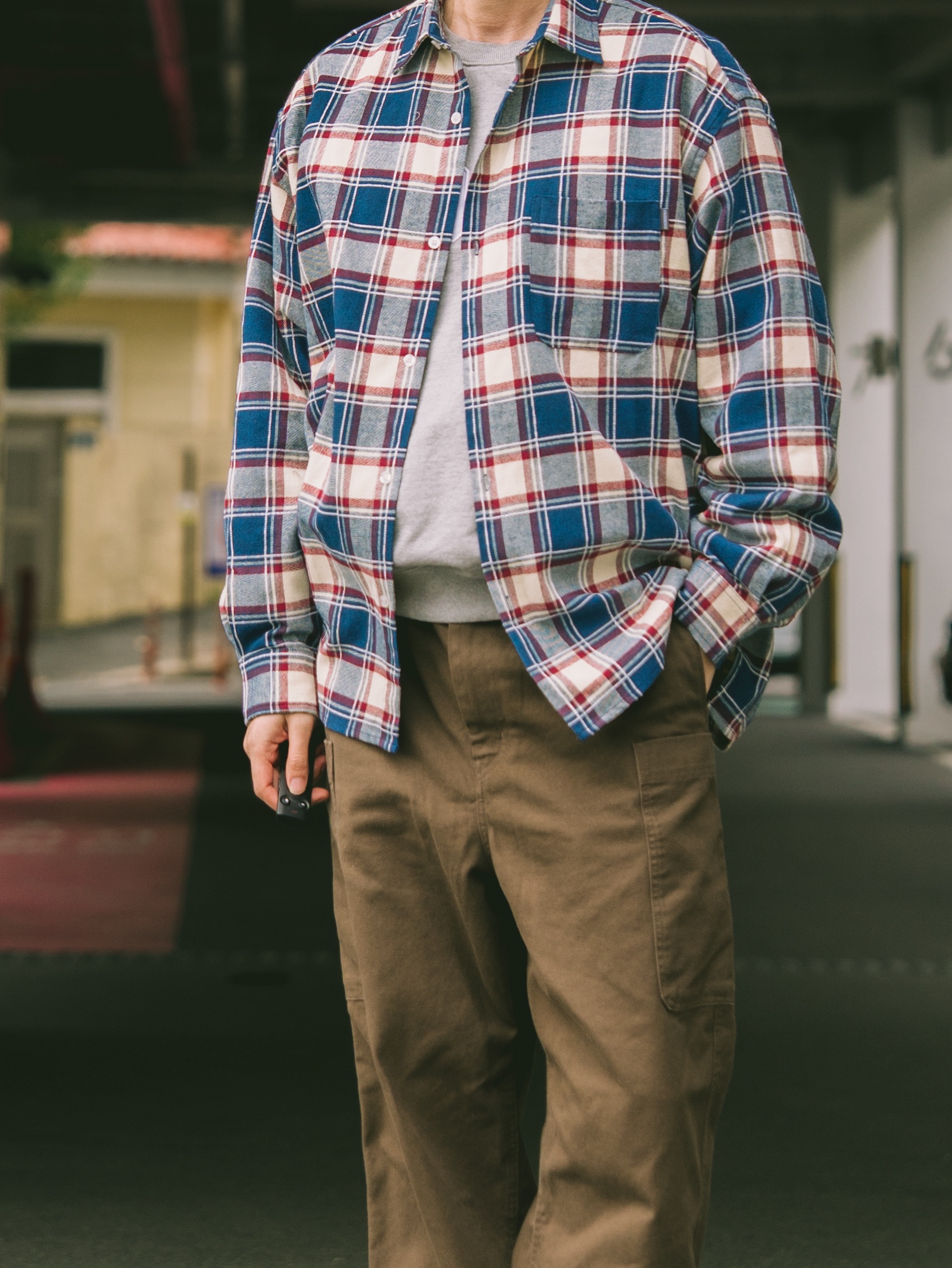 QT8 GARMENTS Rustic Core Flannel Check Shirt Blue 착용 스타일 - 5