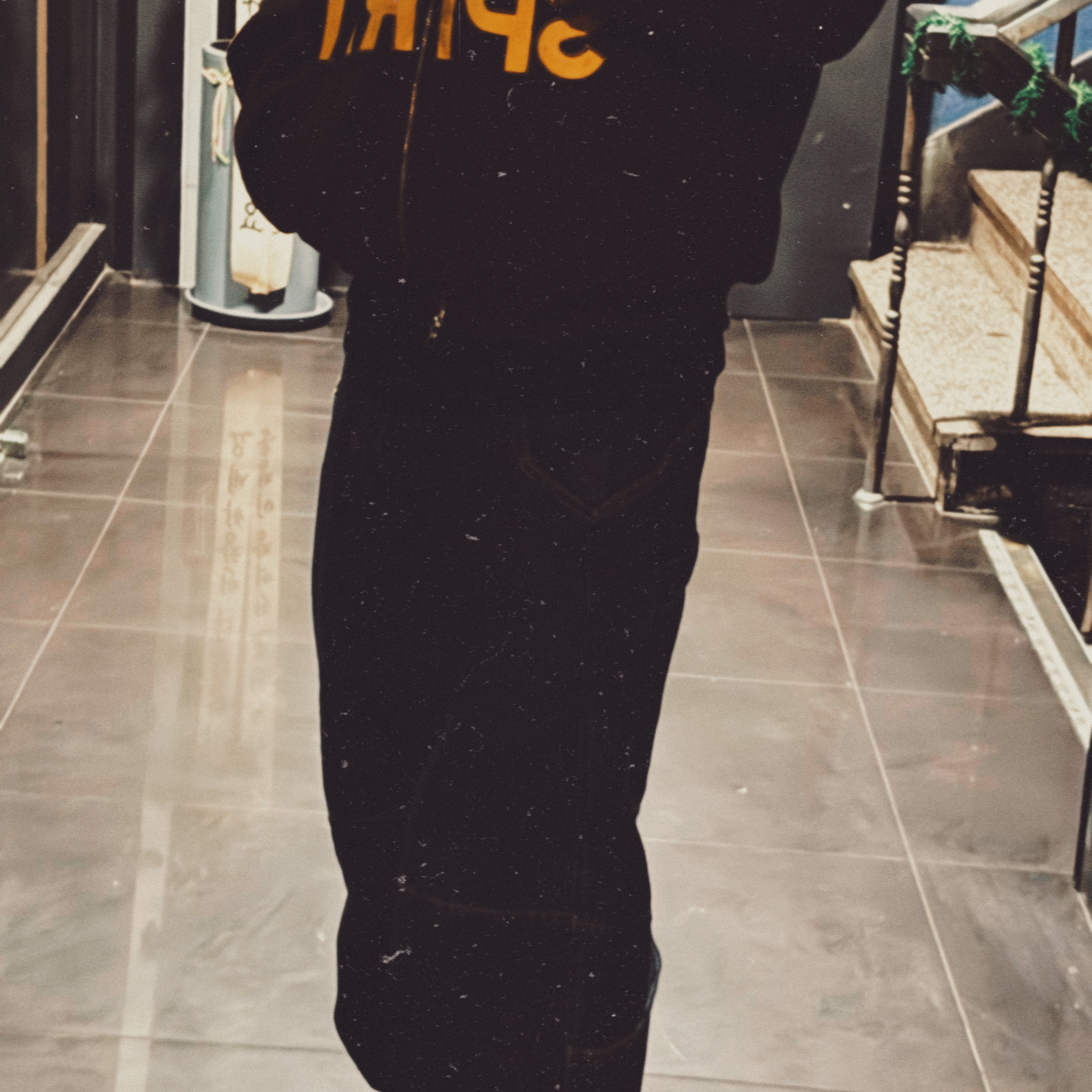 BAPE City Camo Tiger Shark Full Zip Hoodie Black 착용 스타일 - 3