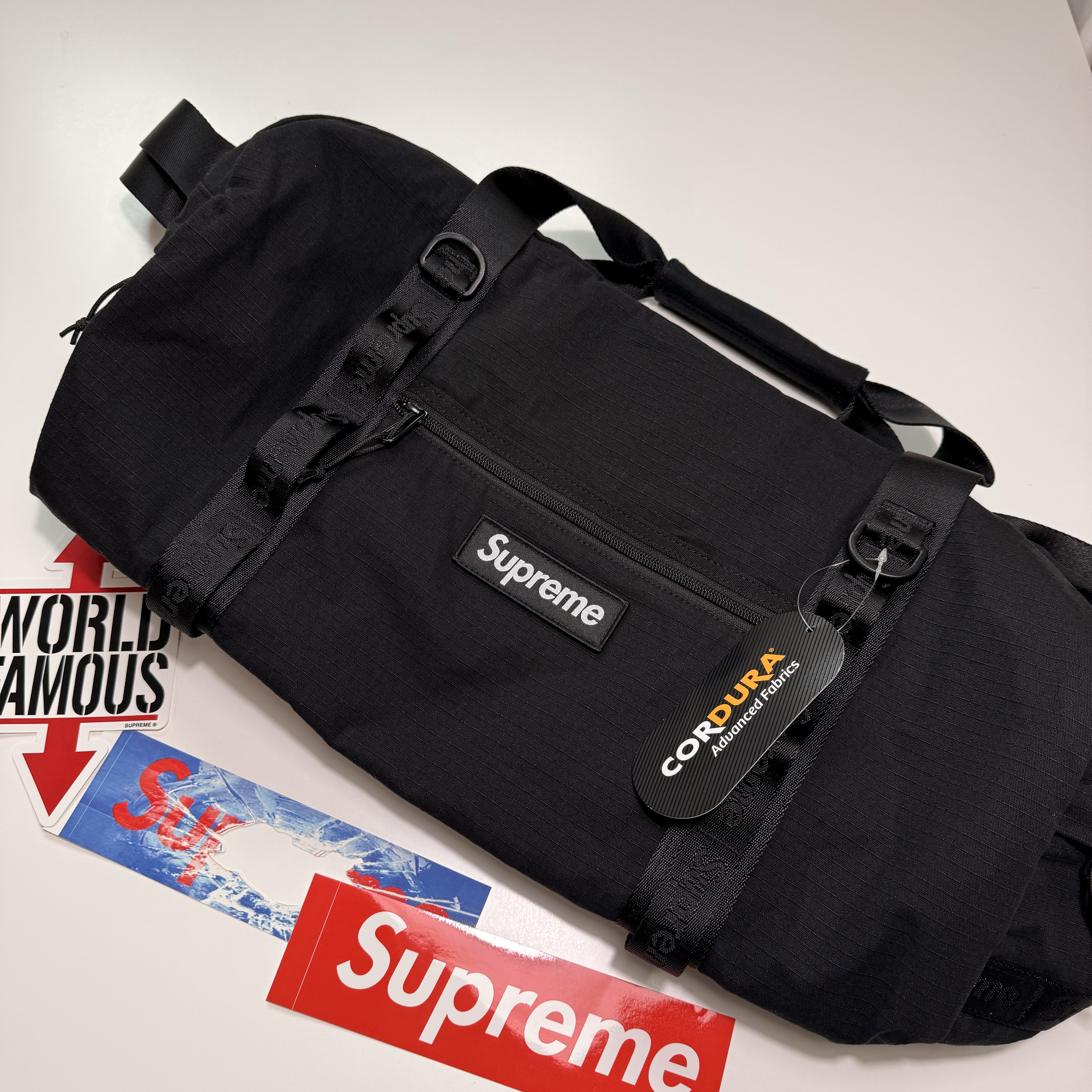 Supreme Duffle Bag Black - 26SS 착용 스타일