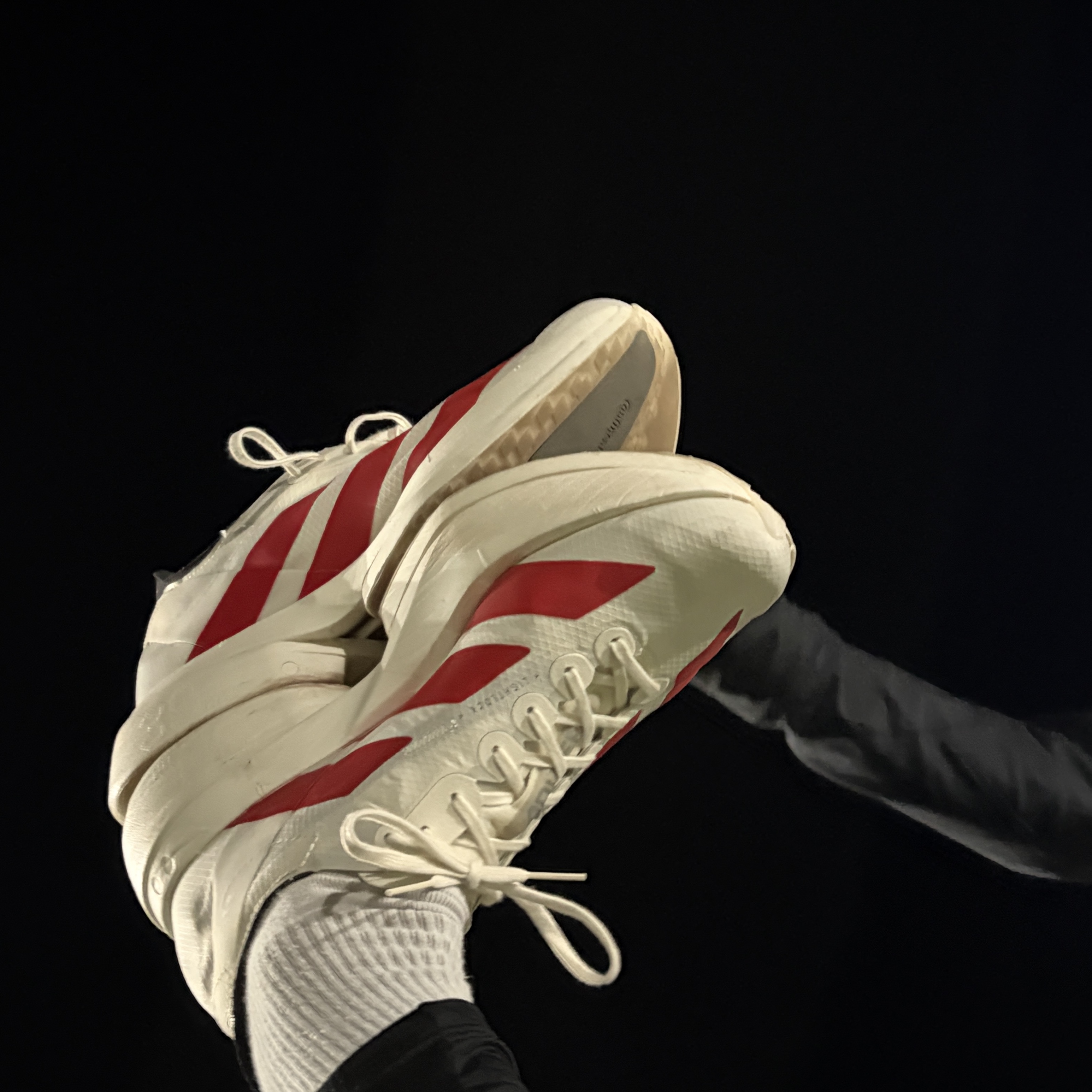Adidas Adizero Adios Pro 4 Off White Better Scarlet 착용 스타일