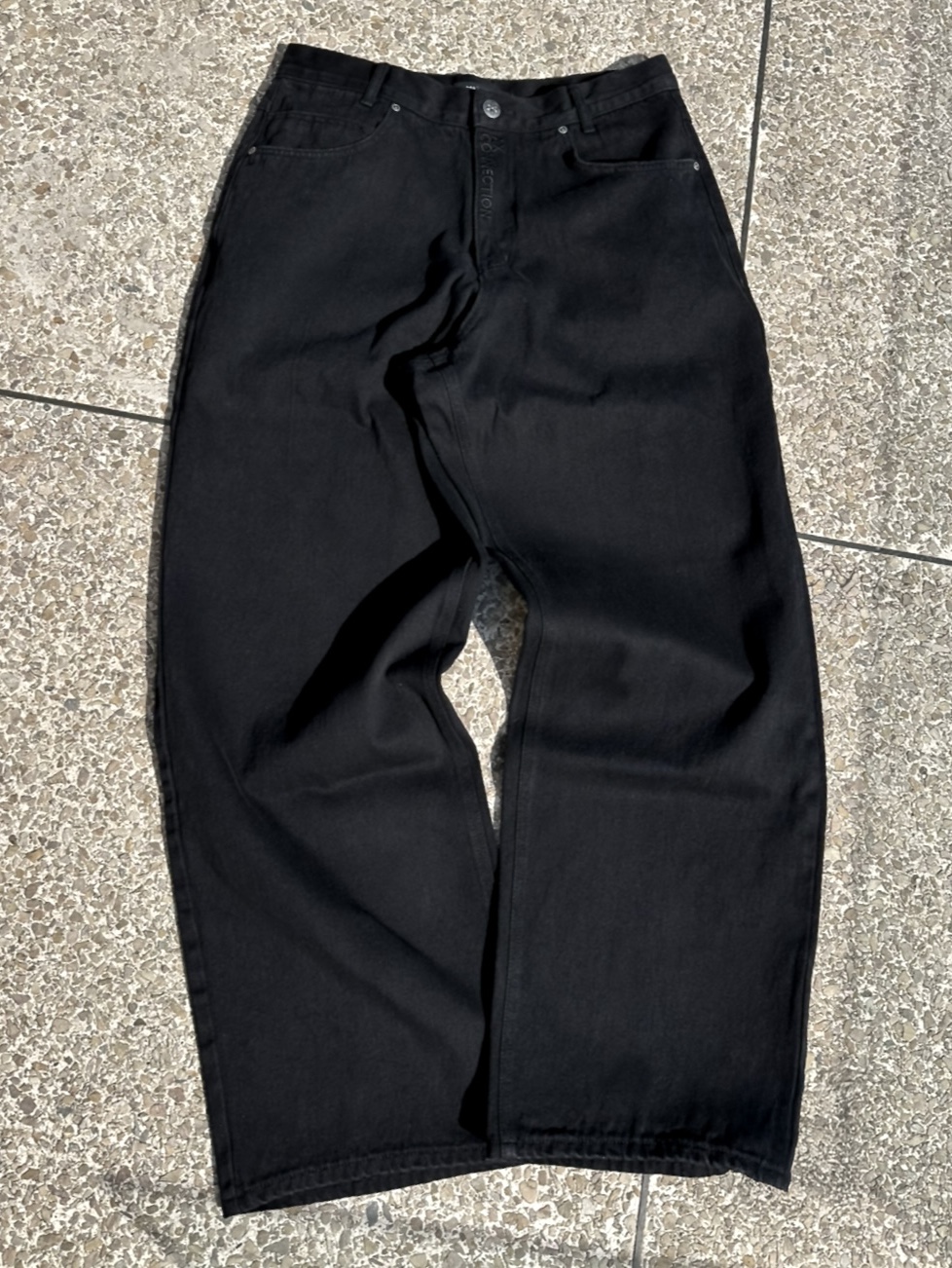 AX CONNECTION Work Washed Wide Denim Pants 착용 스타일 - 1