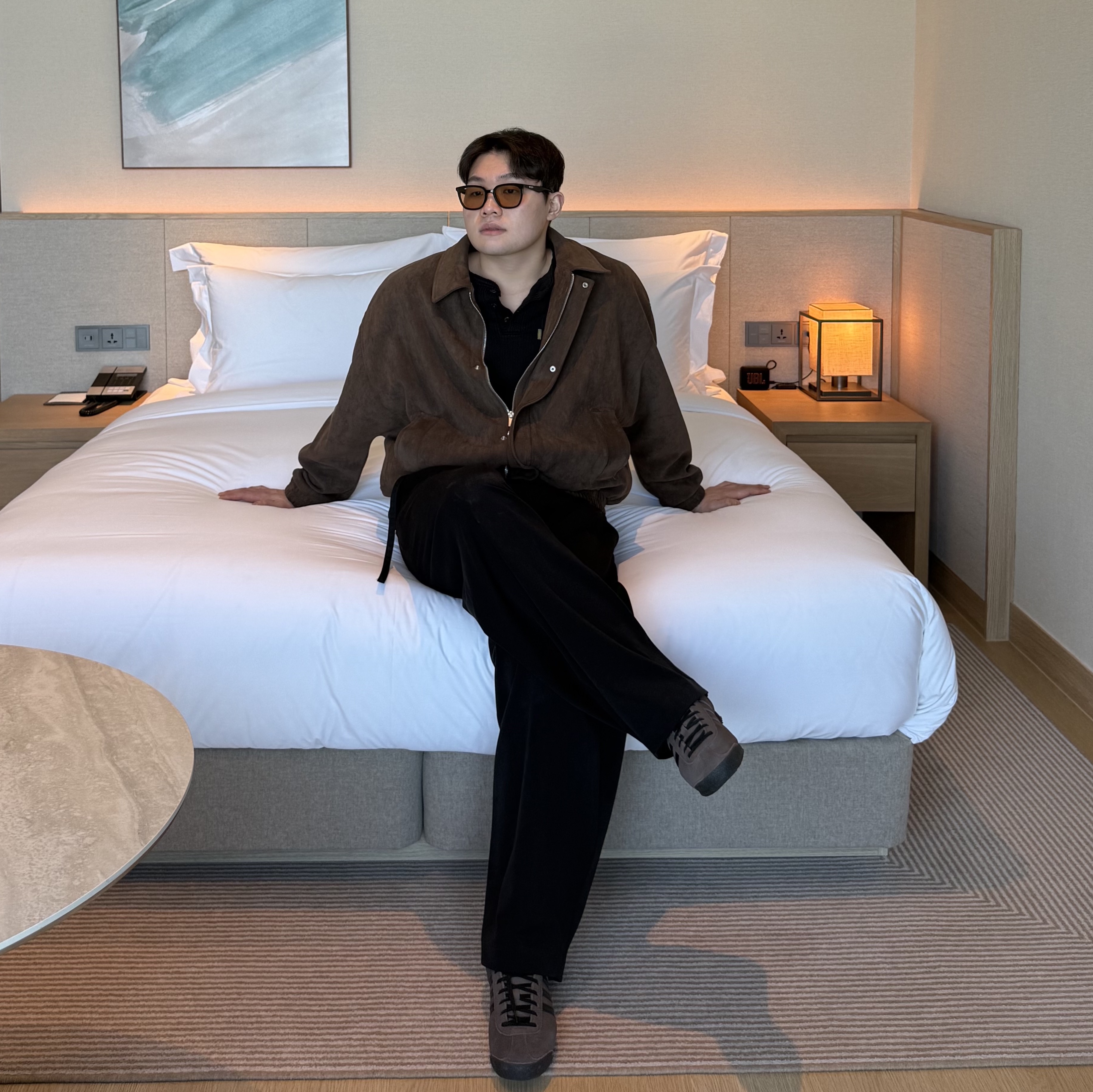 Gentle Monster Lilit 01 BR Black Brown 착용 스타일 - 2