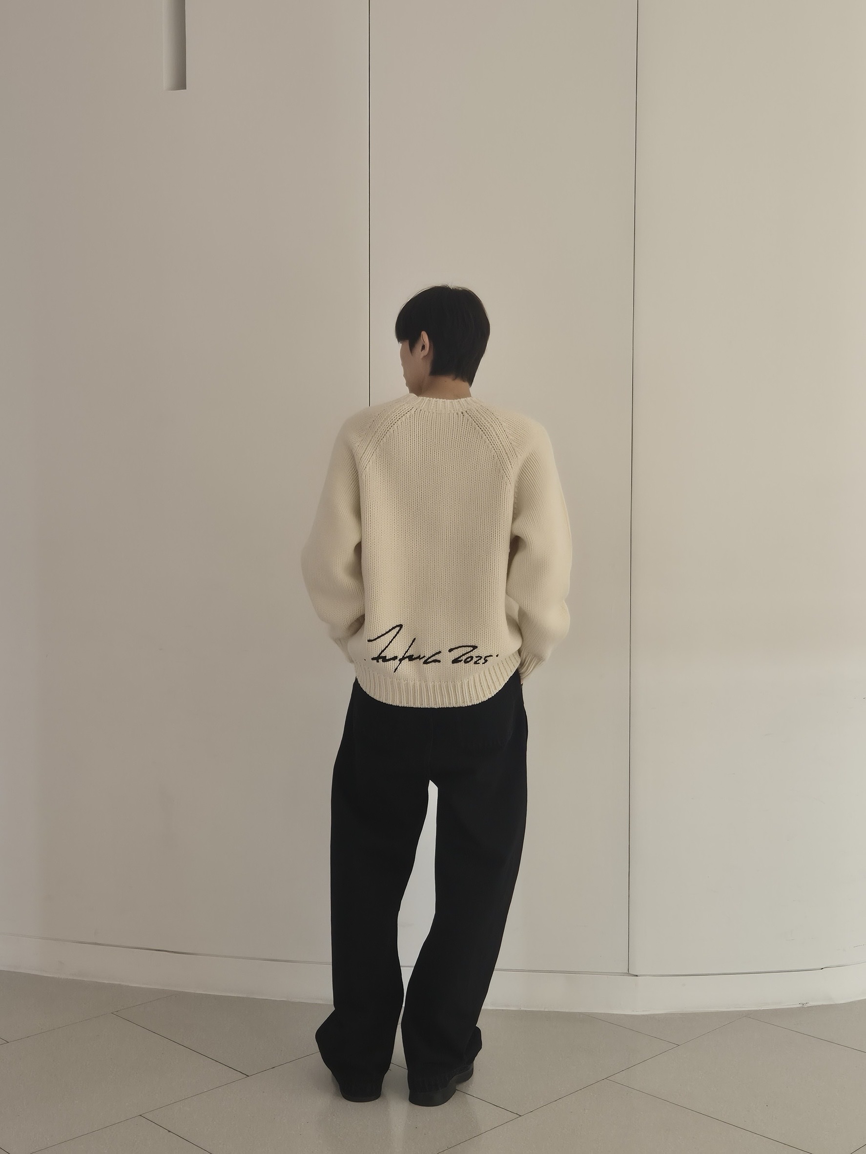 Kenzo x Futura 2000 Jumper Off White - 25FW 착용 스타일 - 3