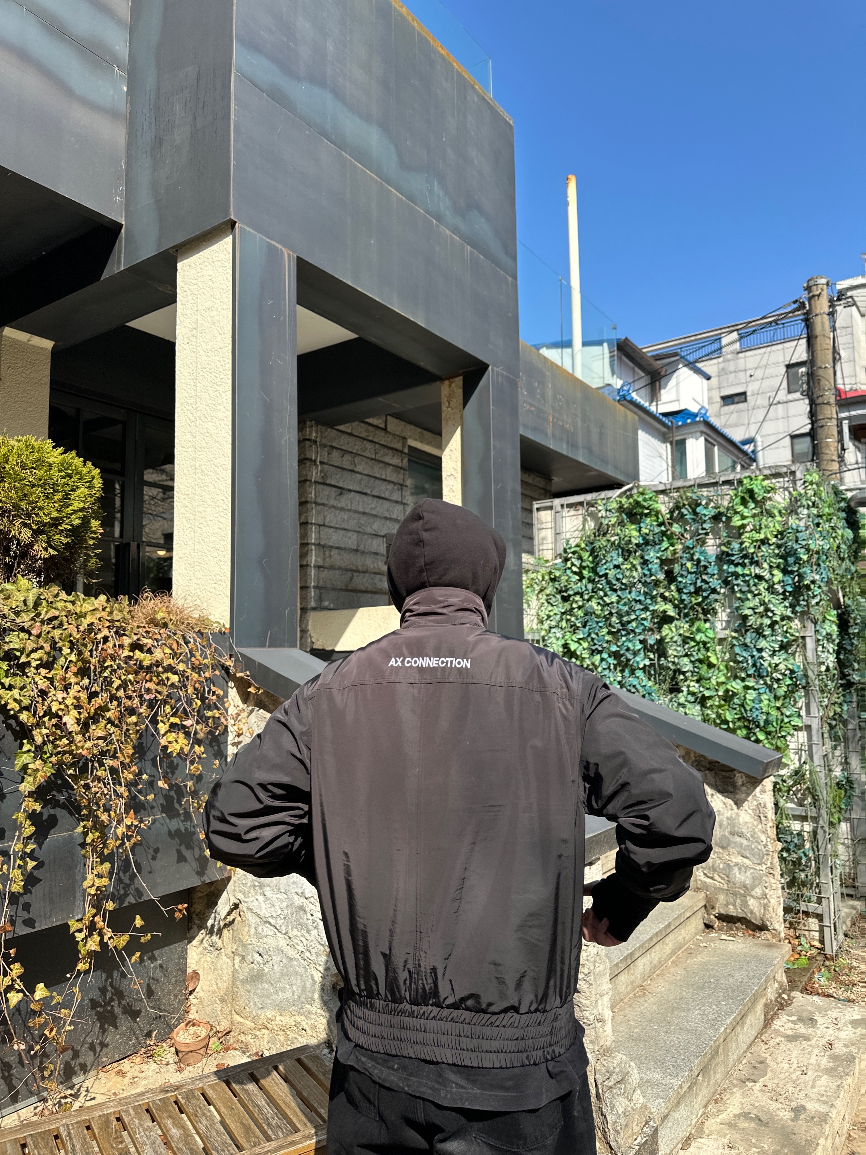 AX CONNECTION Logo Cropped Work Jacket, AX CONNECTION Logo Sweat Hoodie Zip-up 착용 스타일 - 2