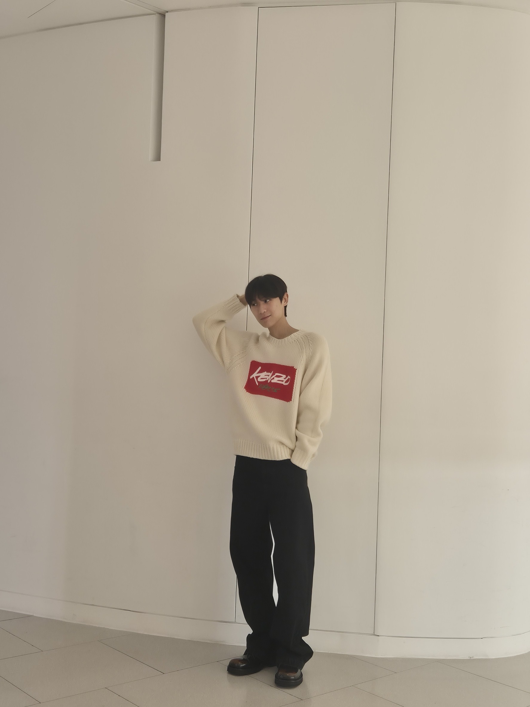 Kenzo x Futura 2000 Jumper Off White - 25FW 착용 스타일 - 2