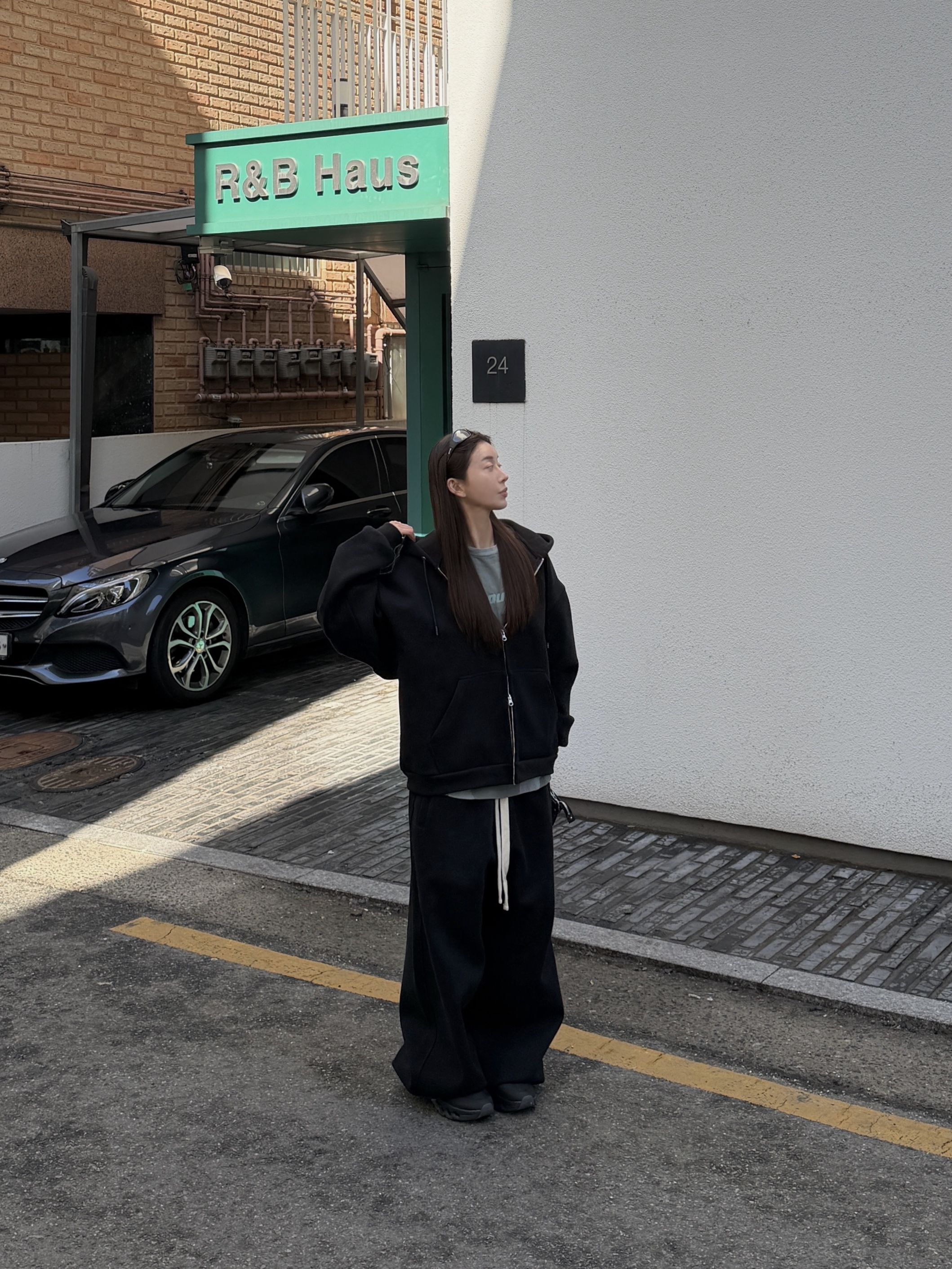 Nonnod Scuba Zip Hoodie Black, Nonnod Scuba Pajama Pants Black 착용 스타일 - 3