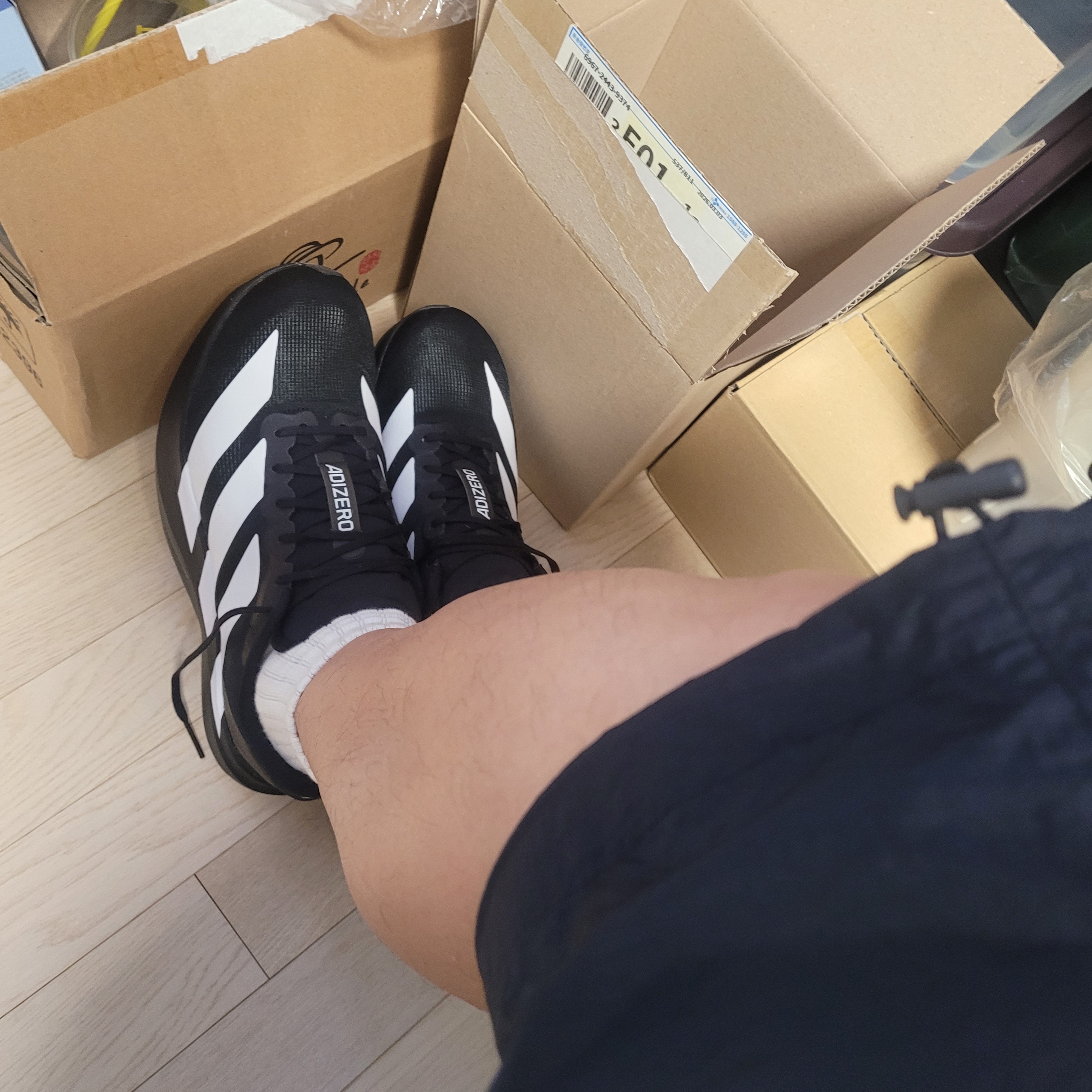 Adidas Adizero EVO SL Core Black Cloud White 착용 스타일