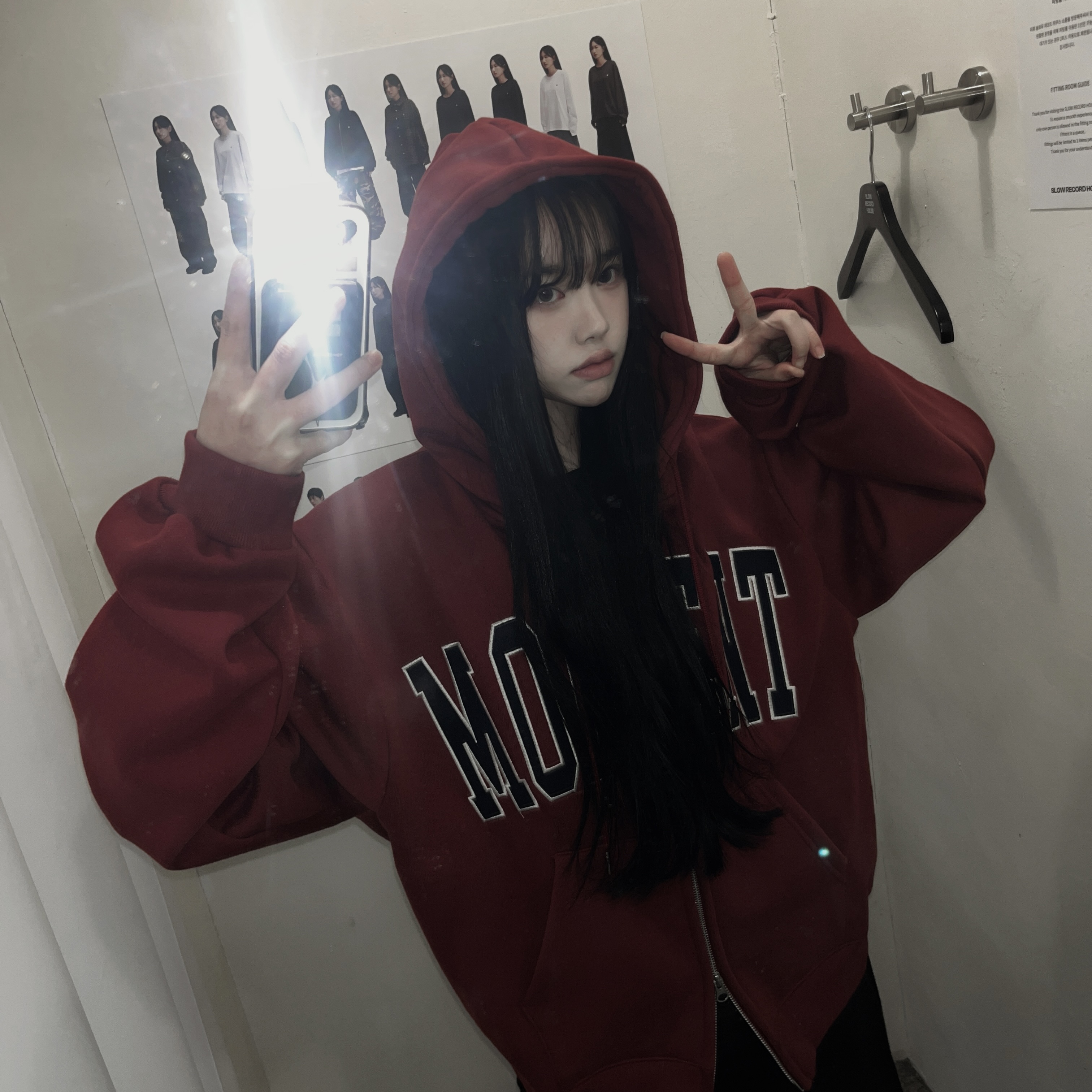 SLOW RECORD HOUSE Moment Zip-Up Hoodie Burgundy 착용 스타일