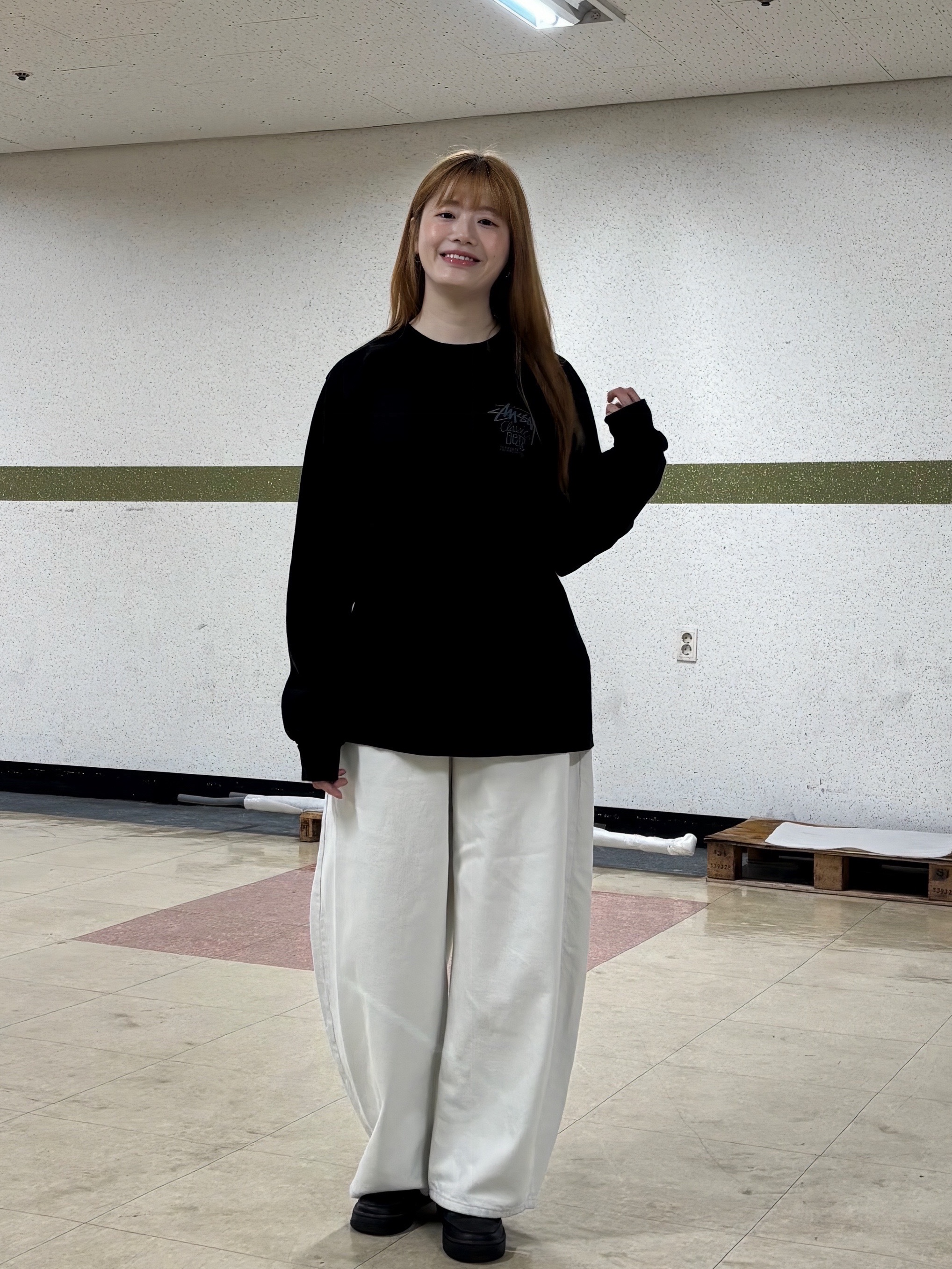 Stussy Classic Gear Pigment Dyed LS T-Shirt Black, (W) Nike Air Force 1 '07 Low Triple Black 착용 스타일 - 8