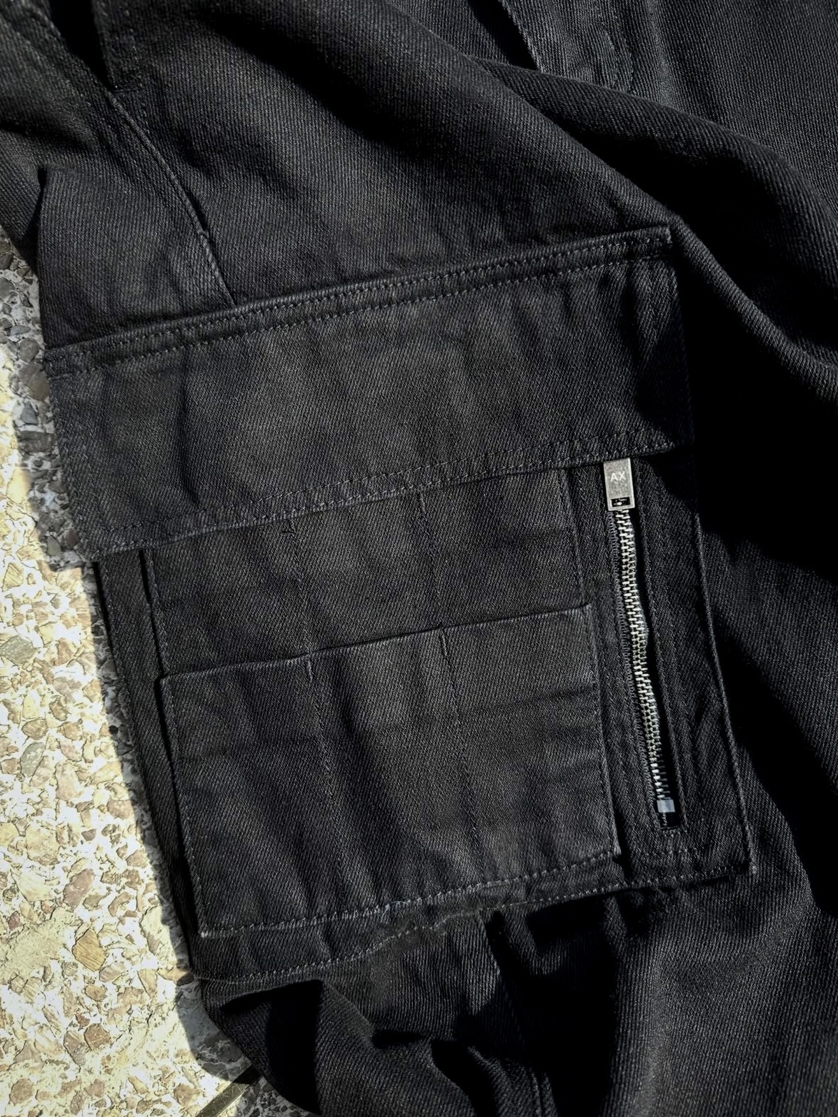 AX CONNECTION Tactical Cargo Washed Wide Denim Pants 착용 스타일 - 4
