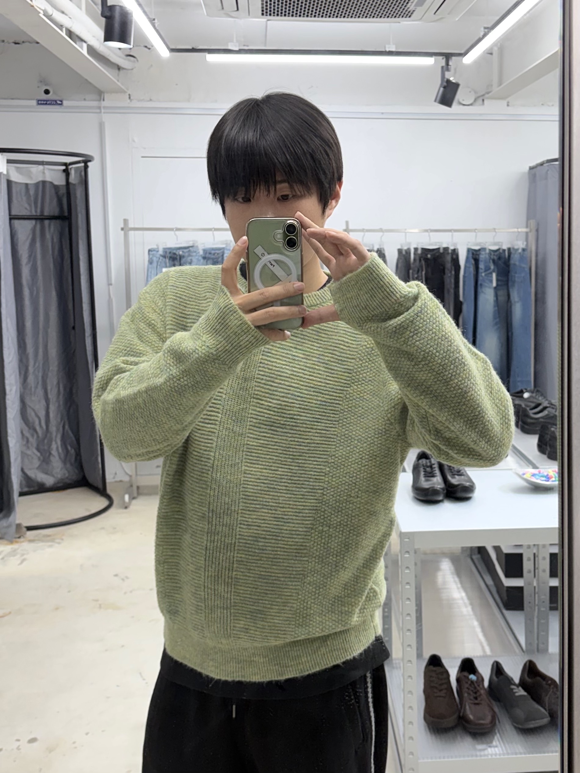 Noun Hairy Melange Knit Forest Green, noun Track Sweat Pants Black 착용 스타일