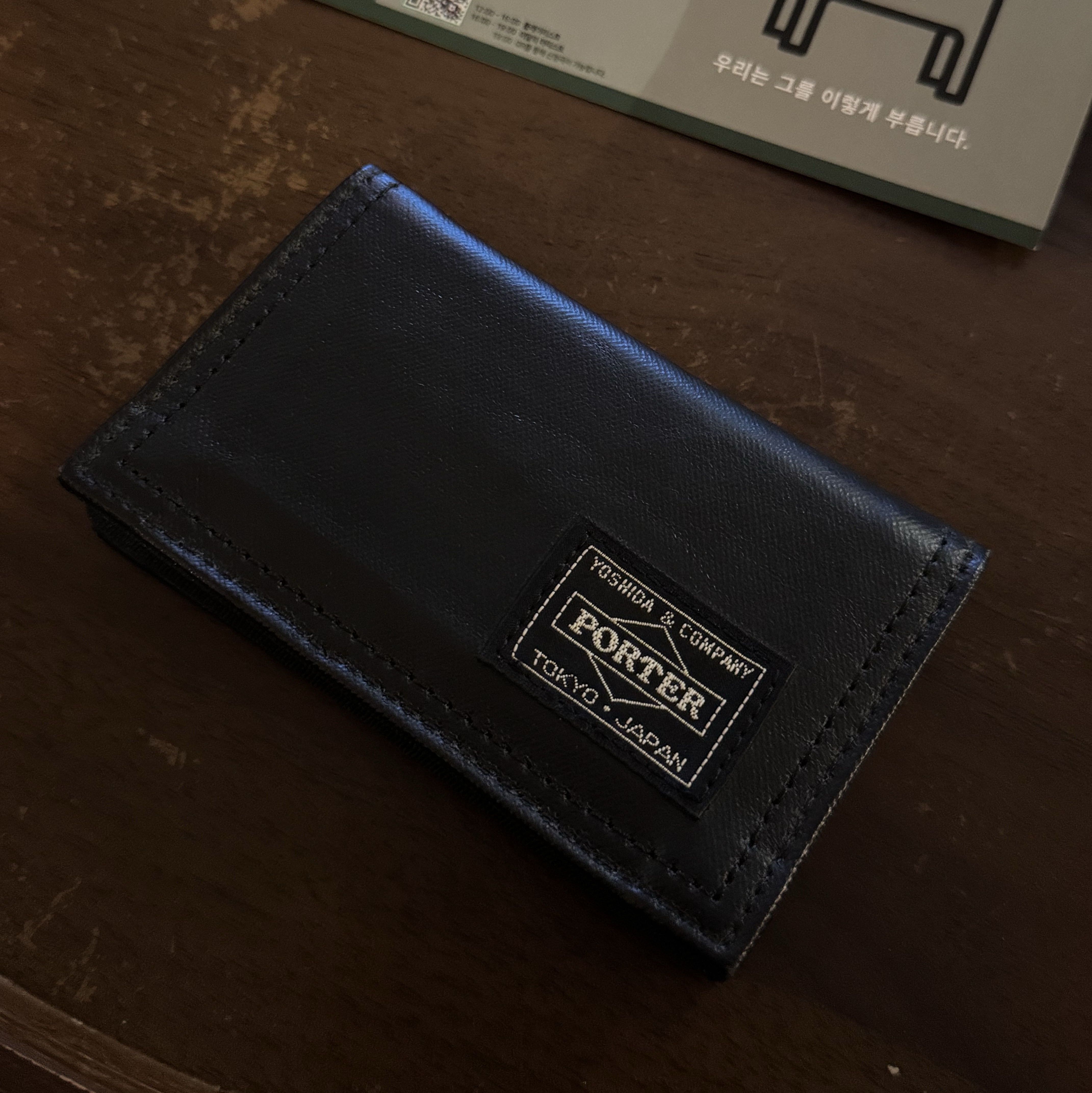 Porter Free Style Card Case Black 착용 스타일