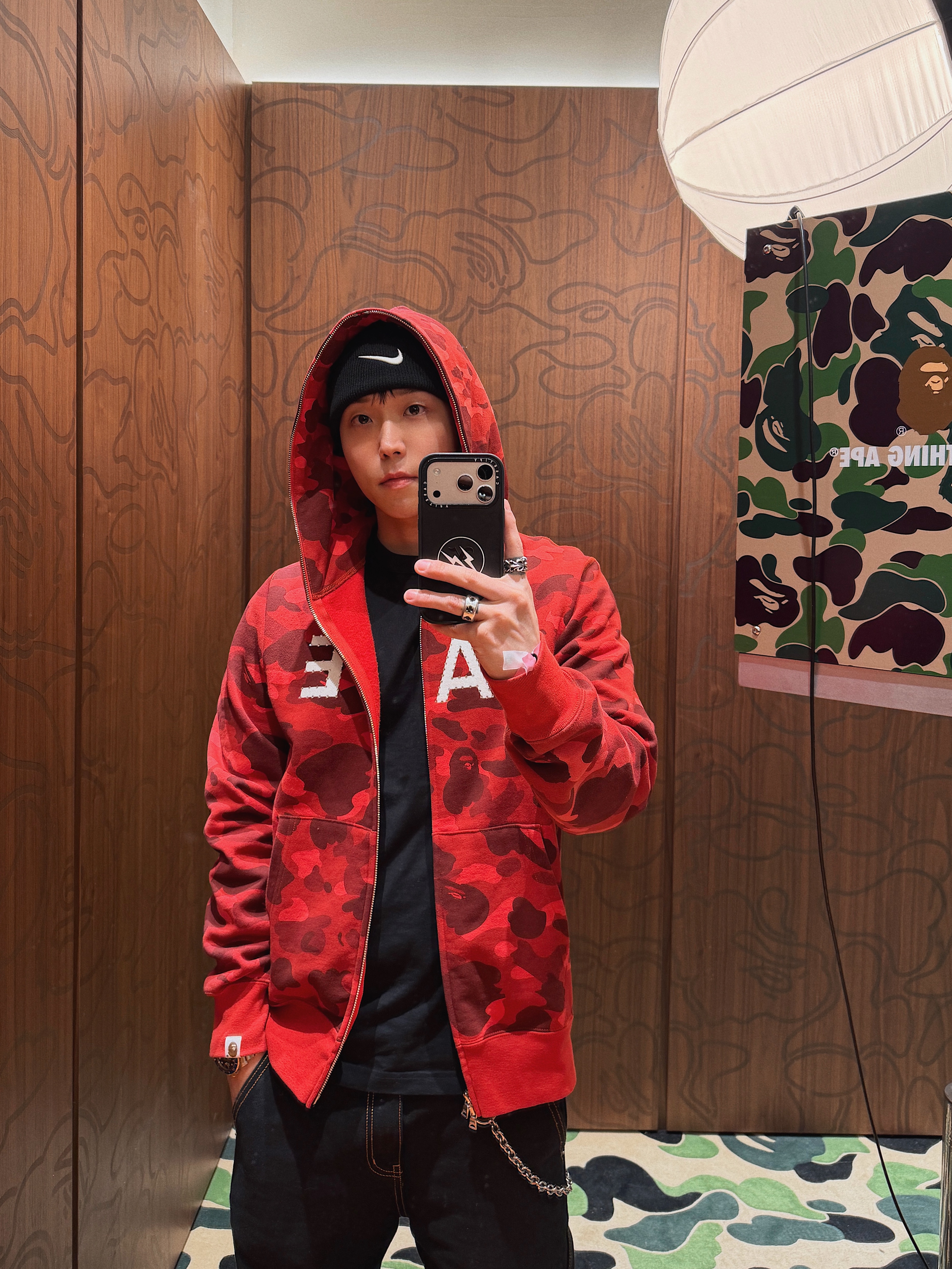 BAPE Color Camo Shark Full Zip Hoodie Red, BAPE Sta #2 White Black 착용 스타일 - 1