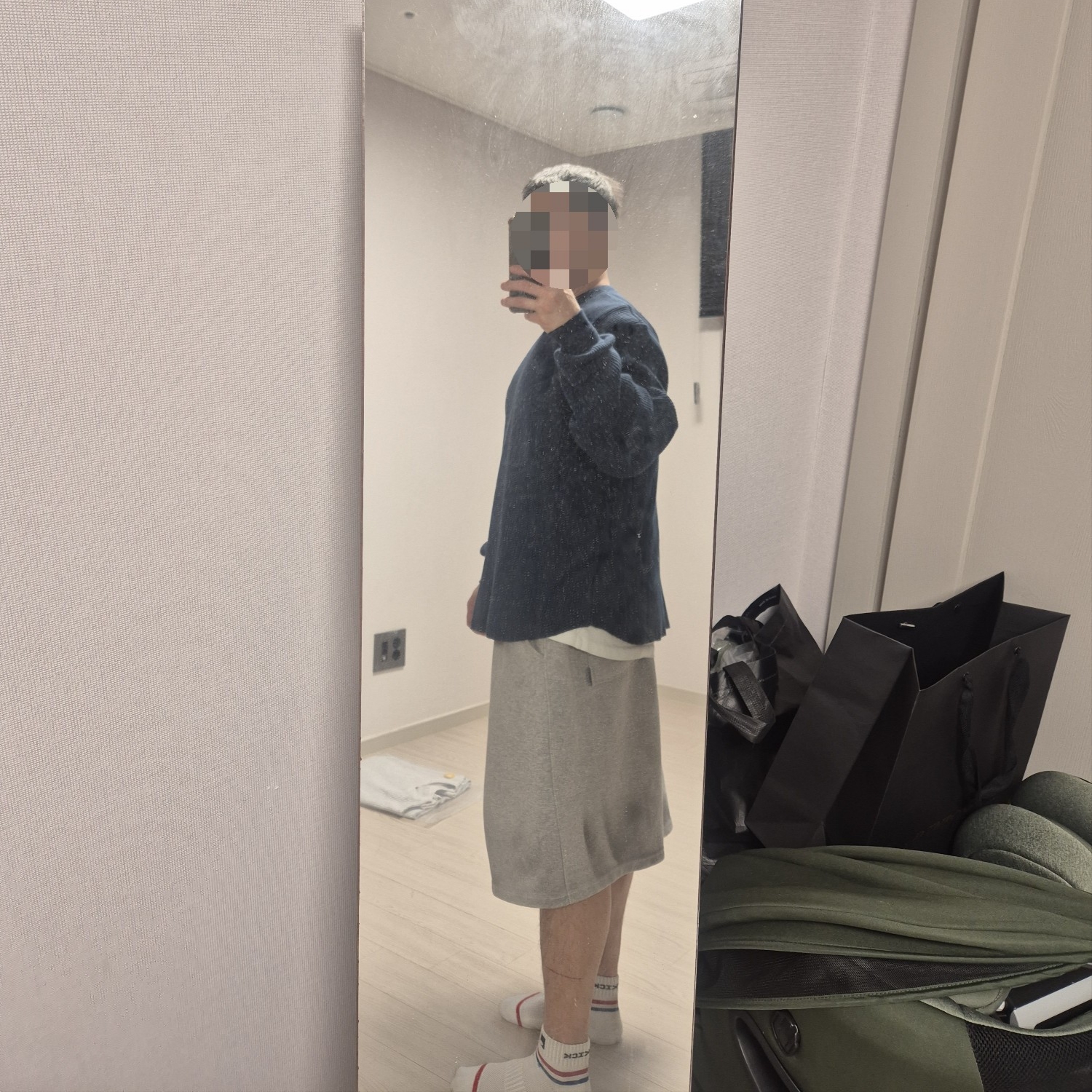 IAB Studio IAB Waffle Long Sleeve Navy 착용 스타일 - 3