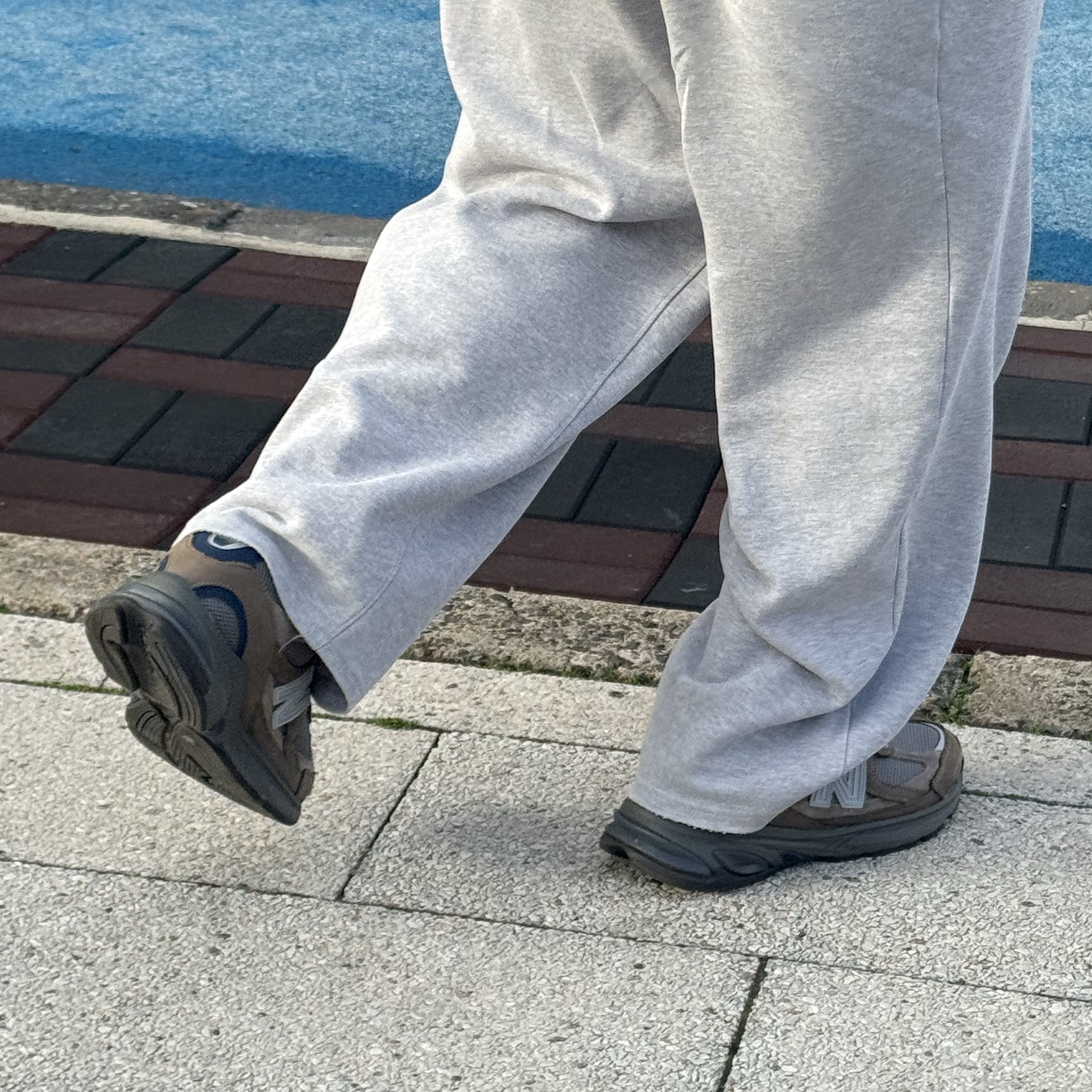 New Balance x Khakis 2010 Abzorb Shadow Brown 착용 스타일