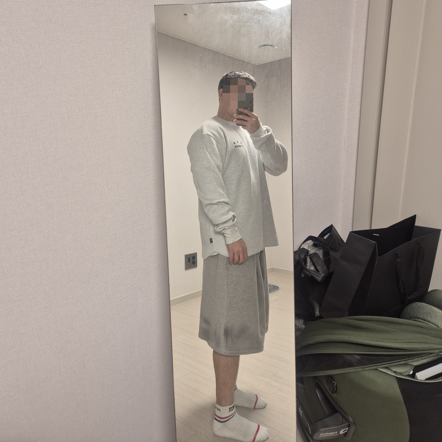 IAB Studio IAB Waffle Long Sleeve Light Gray 착용 스타일 - 2