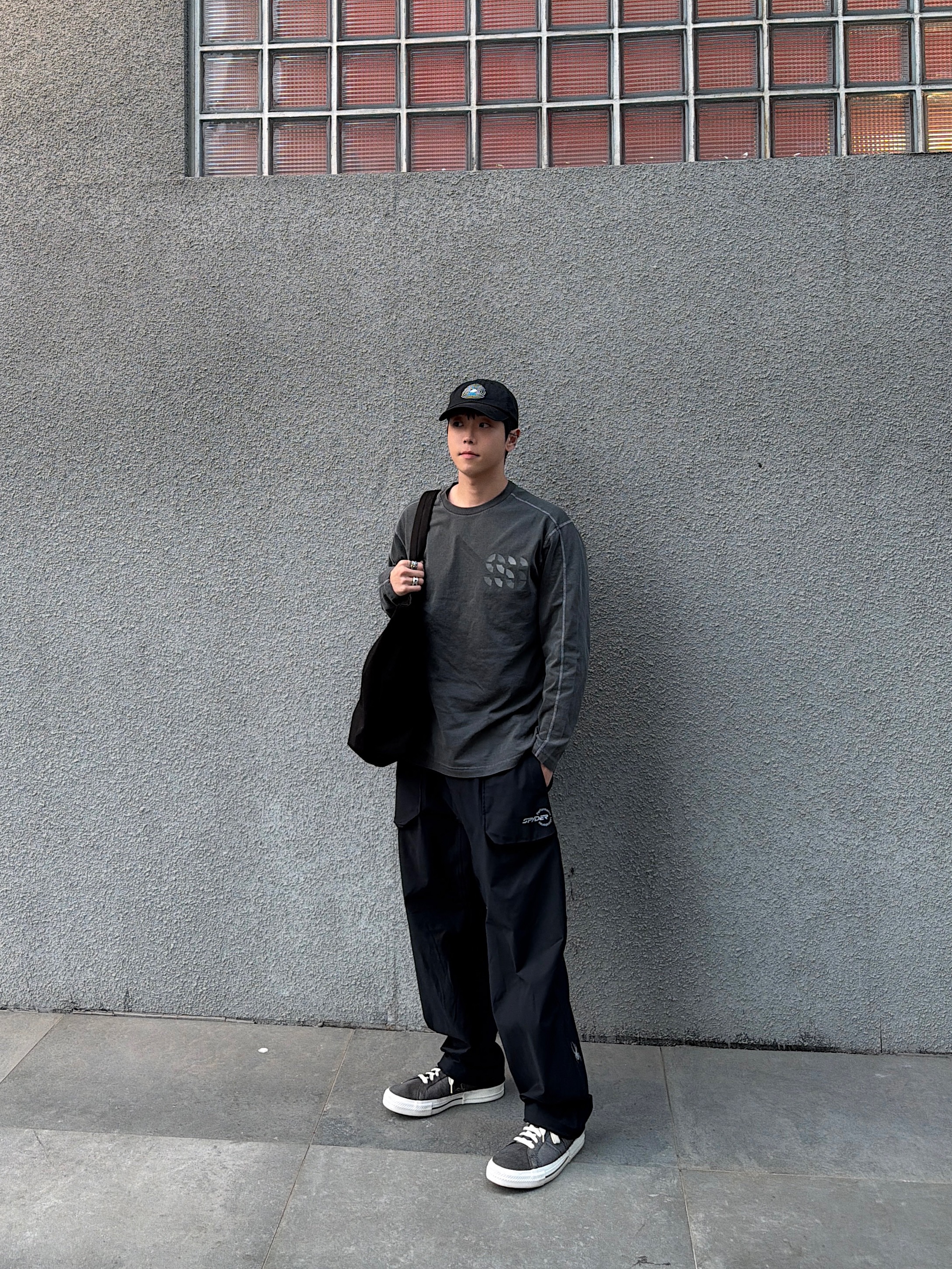 Converse x Drkshdw One Star Dark Dust, Post Archive Faction (Paf) 8.0 CVSM Bag Large Black 착용 스타일 - 1